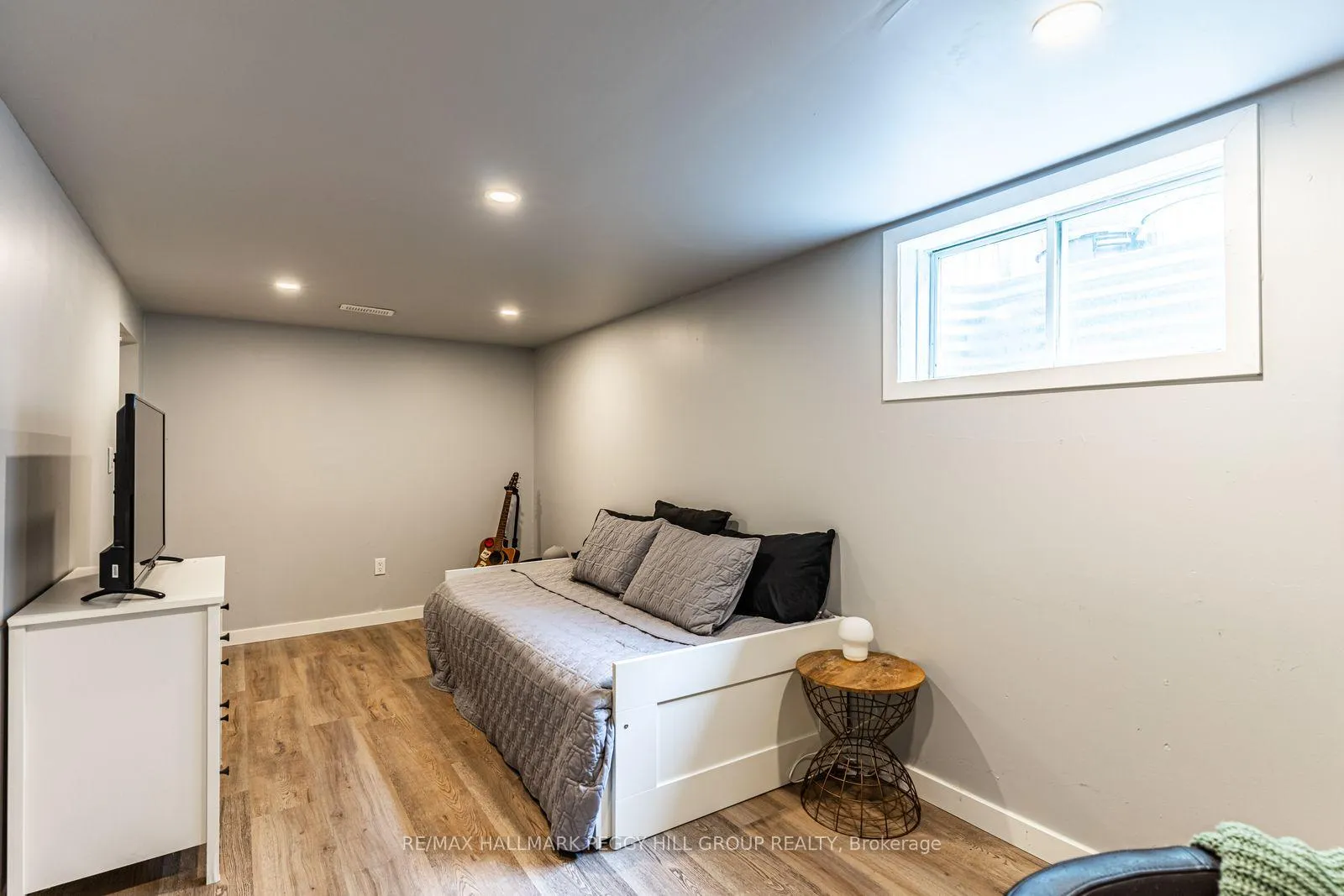 Photo 9 of 72 Maitland Drive, Barrie, Grove East — HOMEH