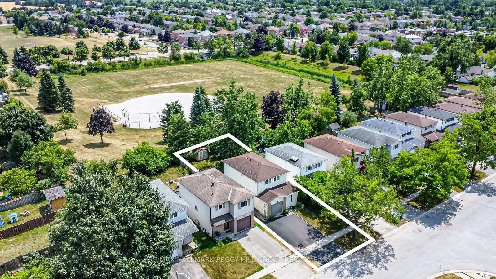 Photo 13 of 72 Maitland Drive, Barrie, Grove East — HOMEH