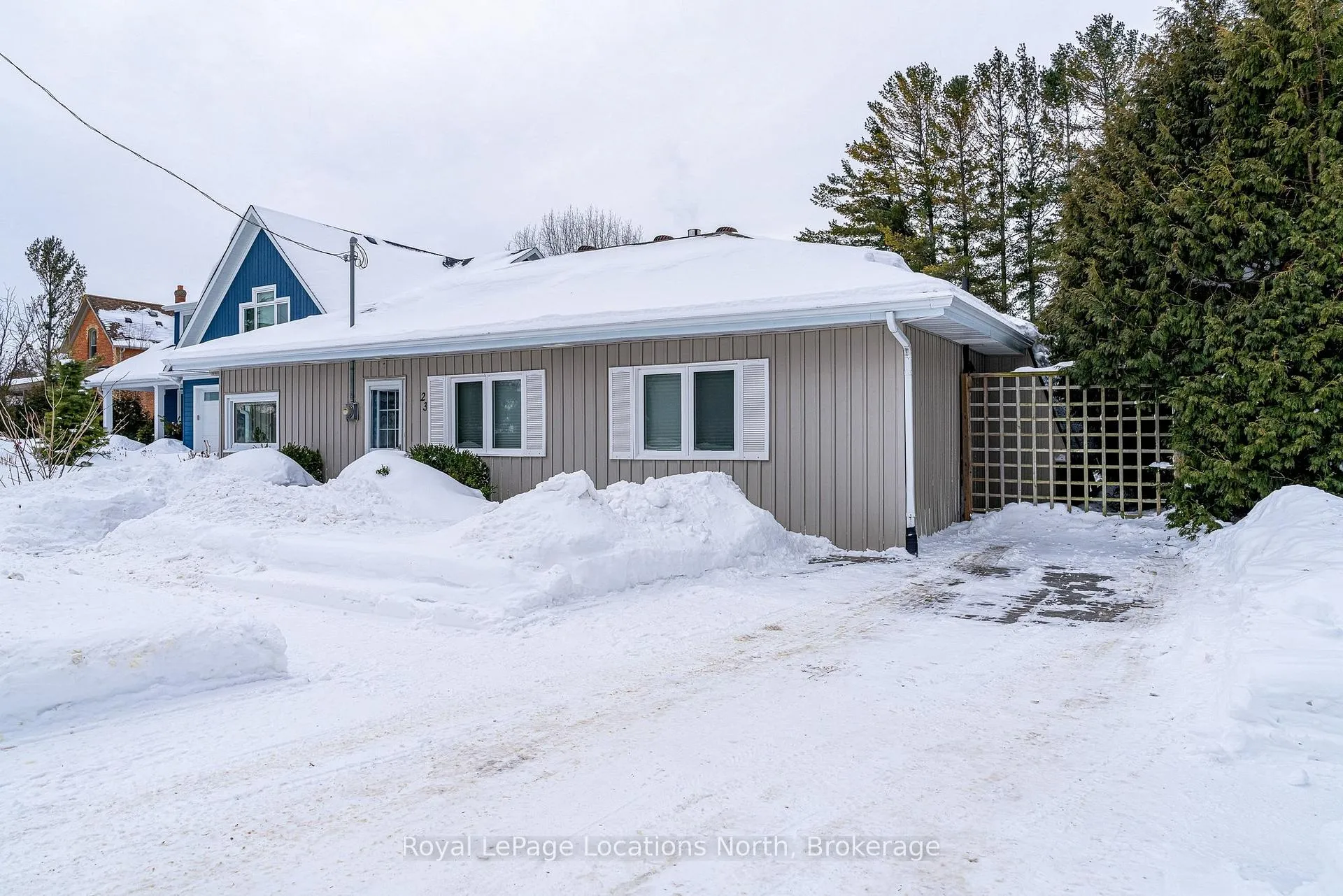 Photo 2 of 23 Huron Street W, Blue Mountains — HOMEH
