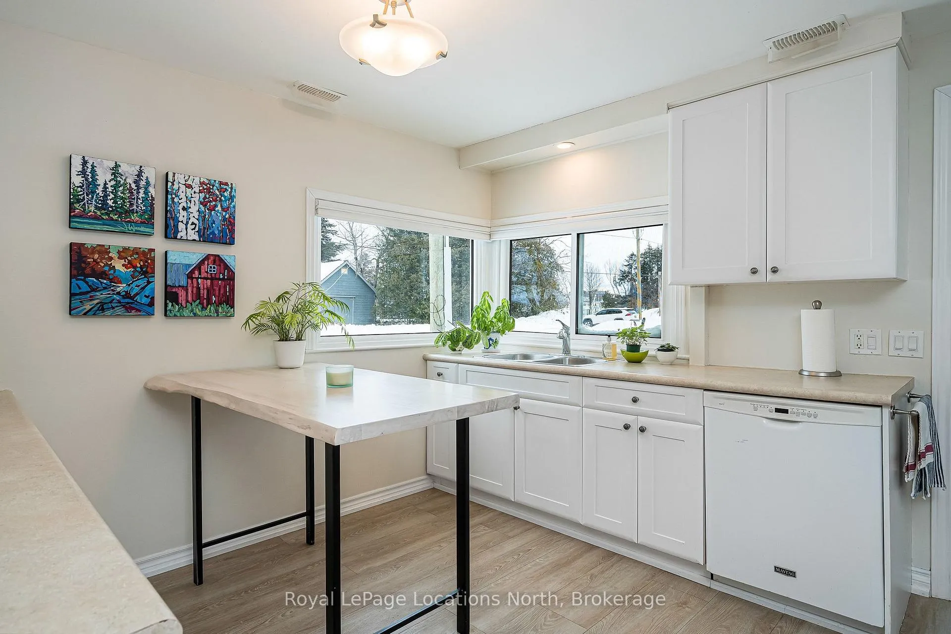 Photo 11 of 23 Huron Street W, Blue Mountains — HOMEH