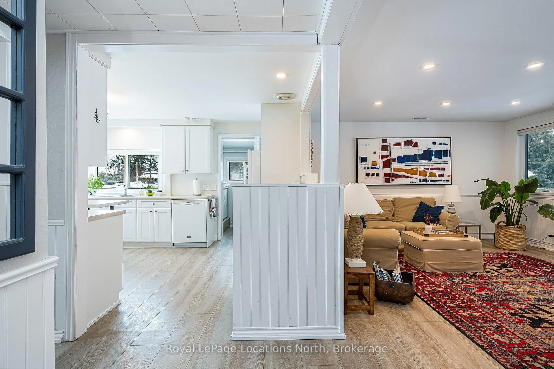 Photo 12 of 23 Huron Street W, Blue Mountains — HOMEH