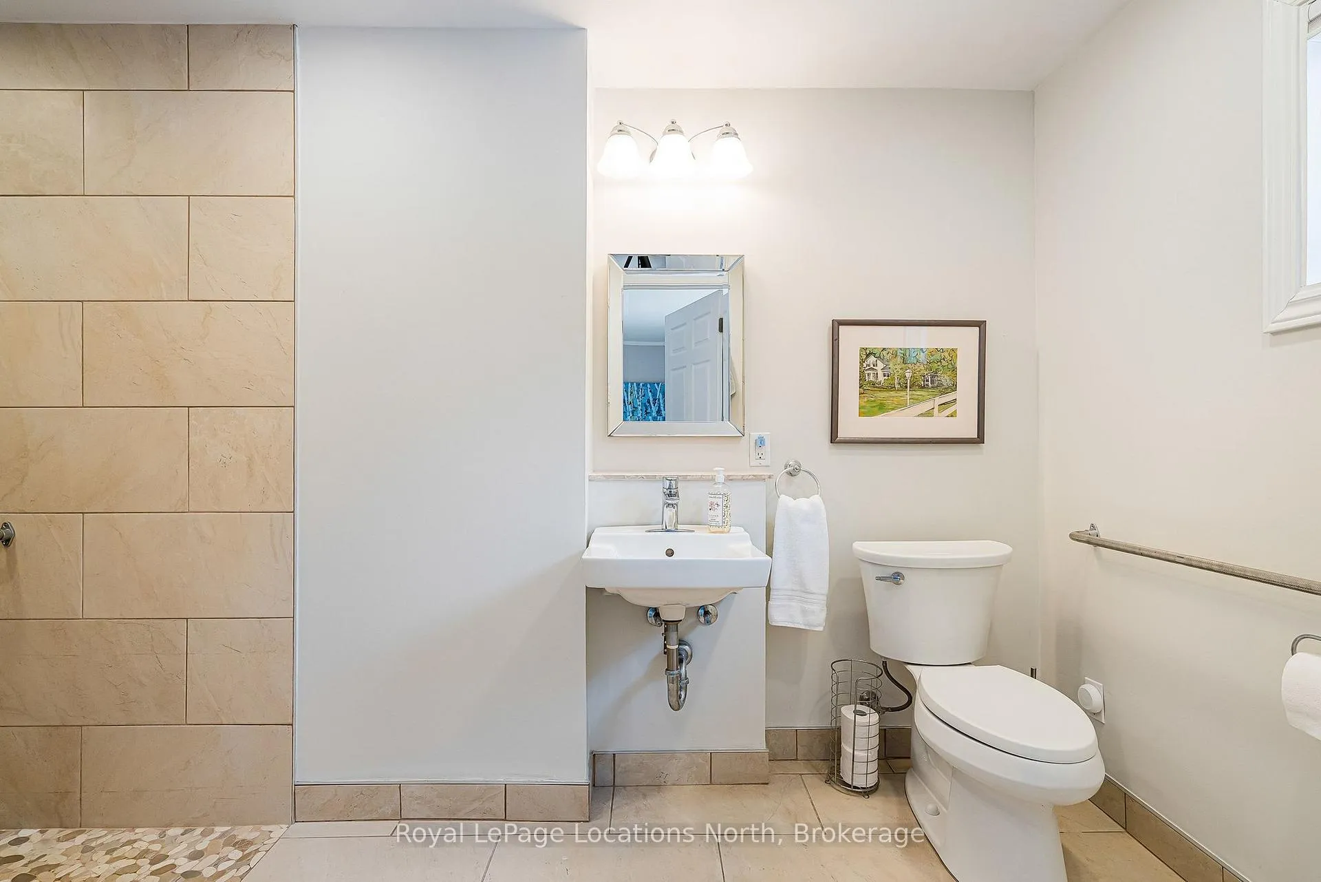 Photo 18 of 23 Huron Street W, Blue Mountains — HOMEH
