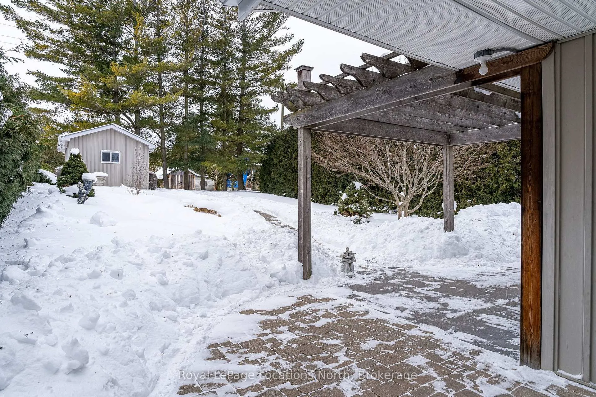 Photo 26 of 23 Huron Street W, Blue Mountains — HOMEH