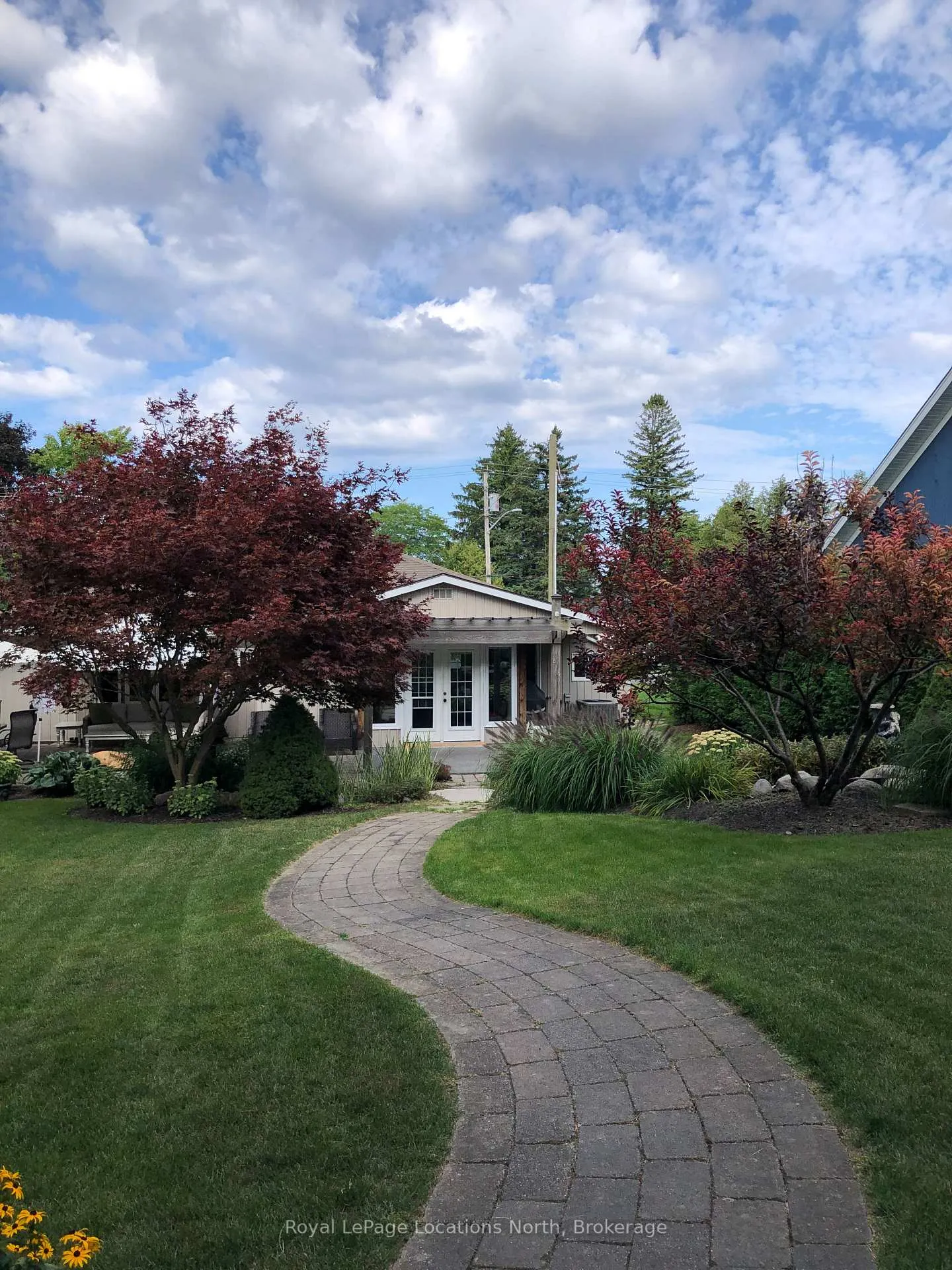 Photo 35 of 23 Huron Street W, Blue Mountains — HOMEH