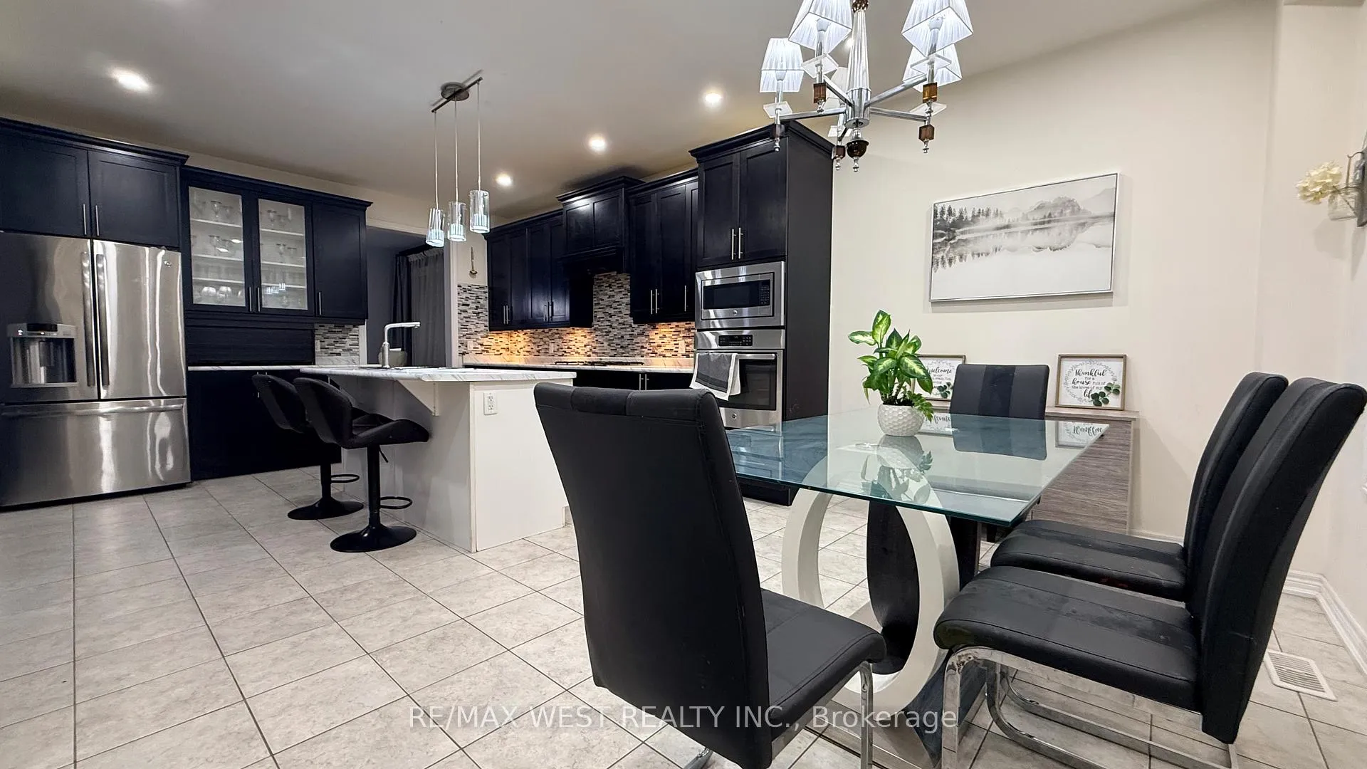 Photo 16 of 124 Johnson Drive, Shelburne — HOMEH