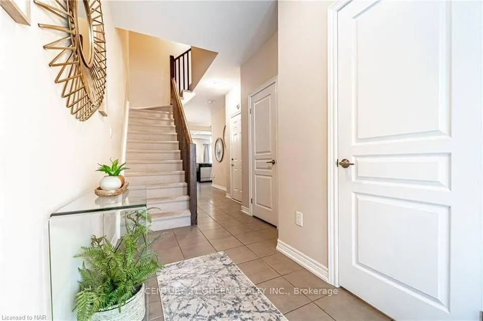 Photo 3 of Unit 3, 515 Winston Road, Grimsby, Grimsby Beach — HOMEH
