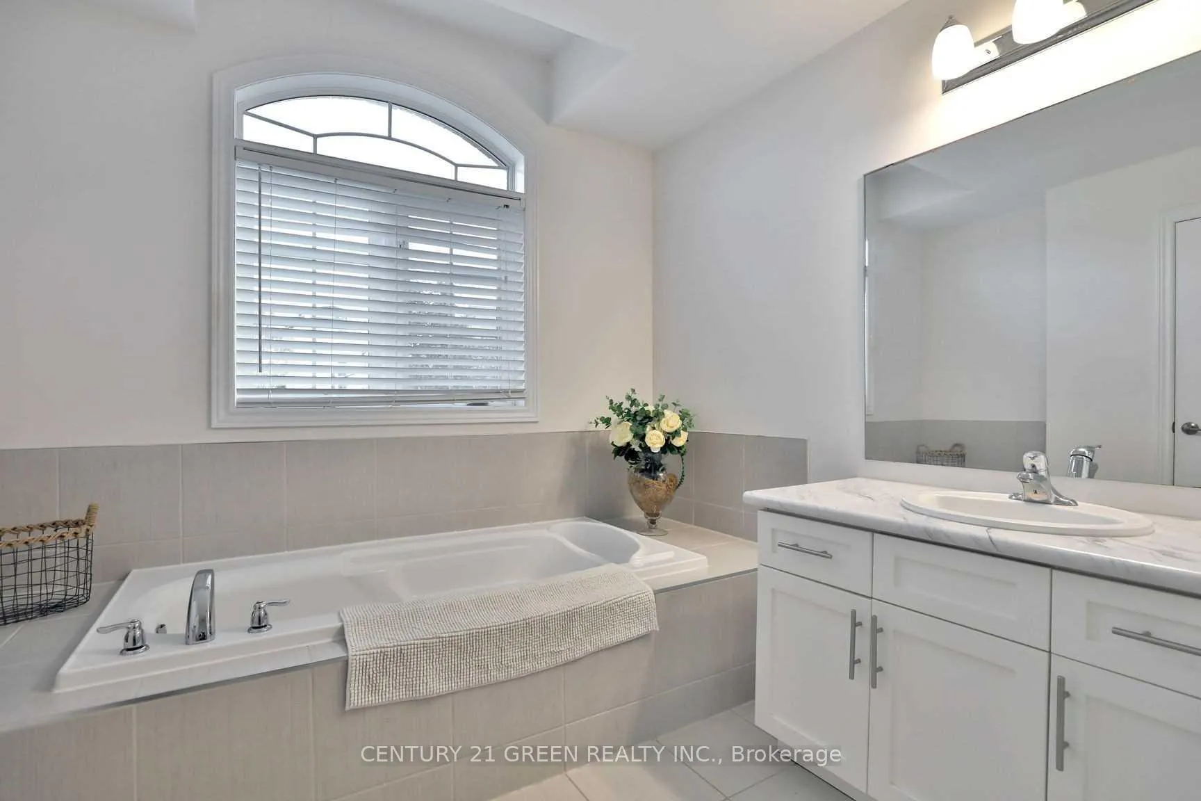 Photo 11 of Unit 3, 515 Winston Road, Grimsby, Grimsby Beach — HOMEH
