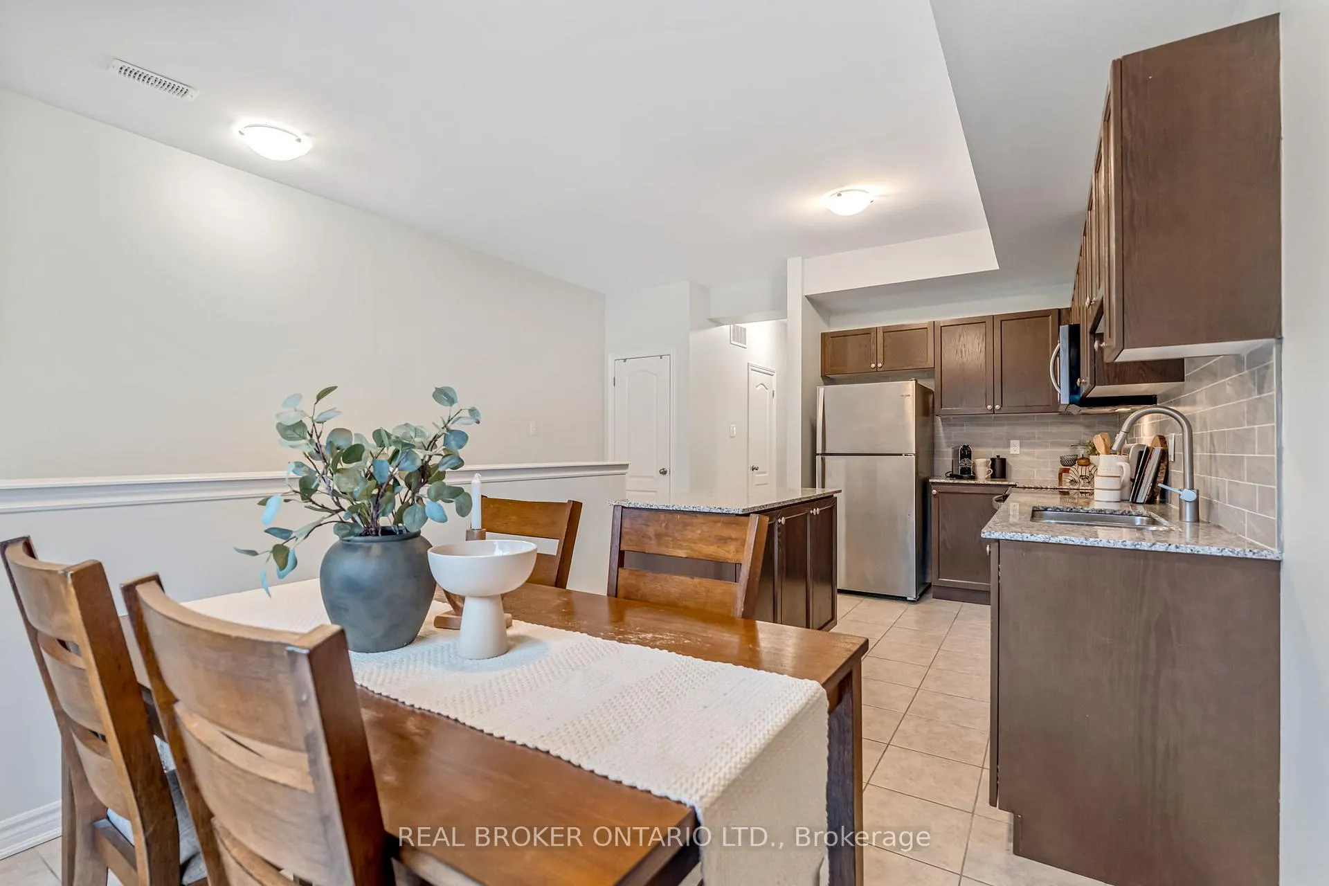 Photo 12 of Unit 21, 383 Dundas Street E, Hamilton, Waterdown — HOMEH