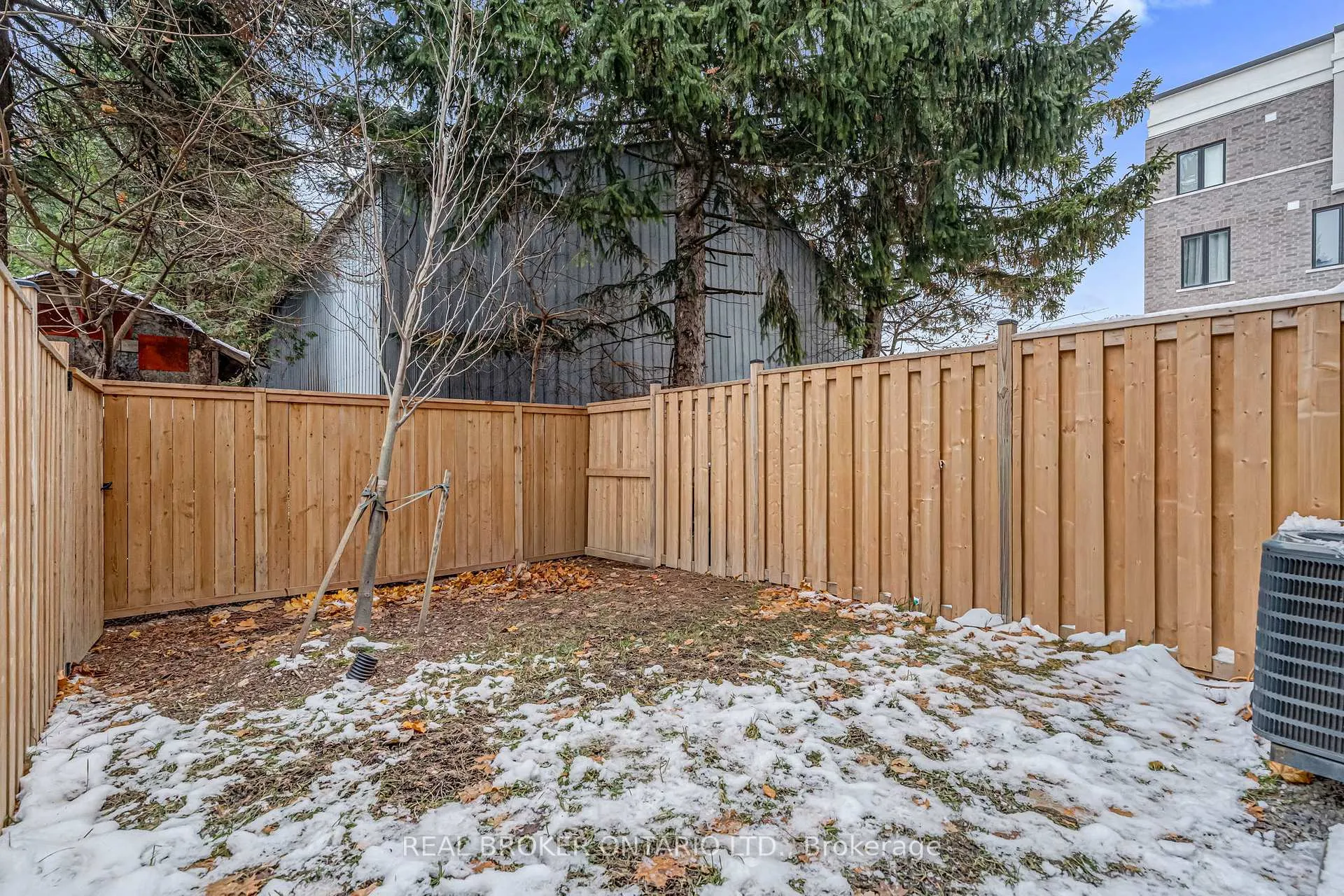 Photo 42 of Unit 21, 383 Dundas Street E, Hamilton, Waterdown — HOMEH