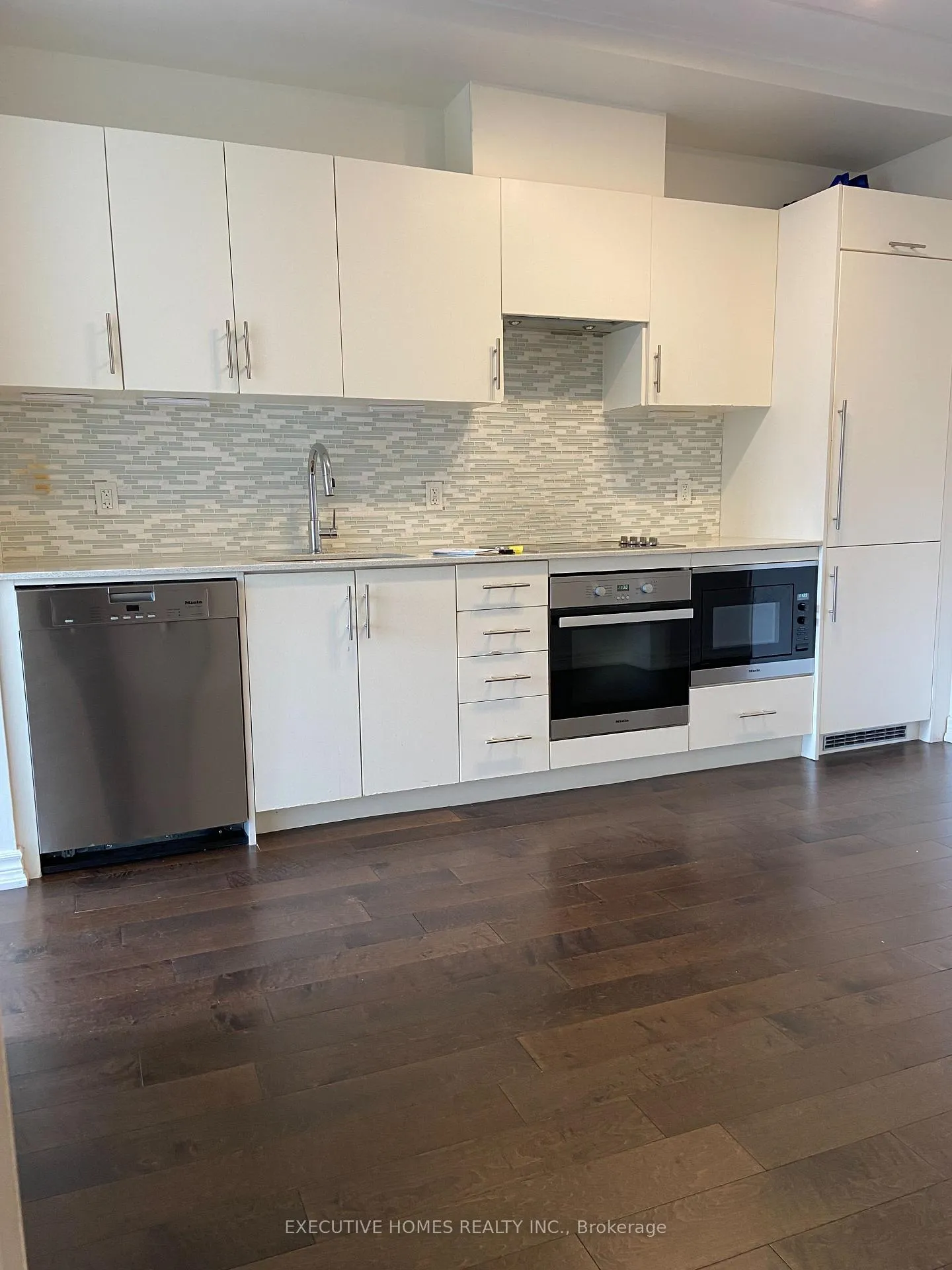 Photo 2 of Unit 219, 23 Glebe Road W, Toronto, Yonge-Eglinton — HOMEH