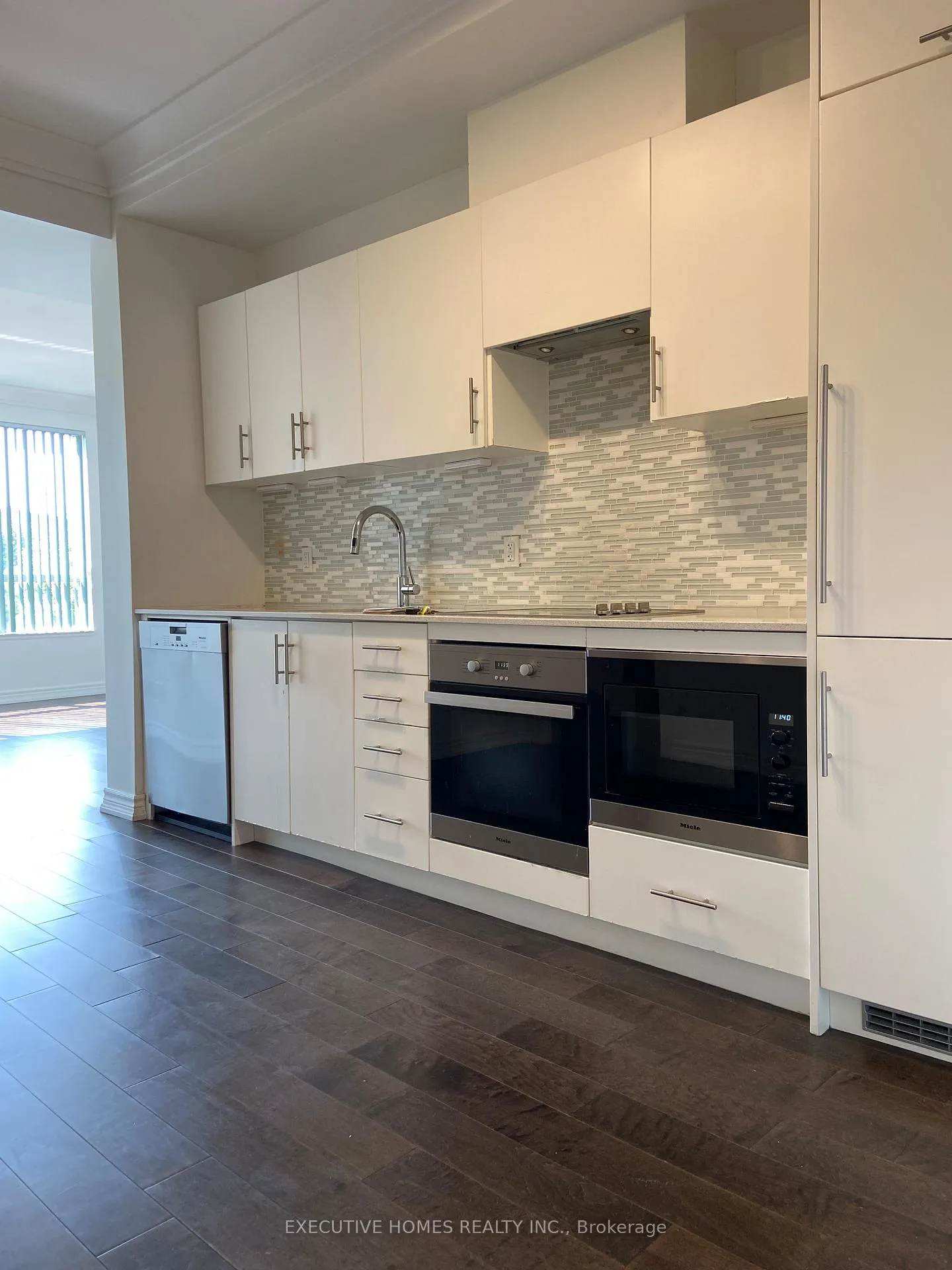 Photo 3 of Unit 219, 23 Glebe Road W, Toronto, Yonge-Eglinton — HOMEH