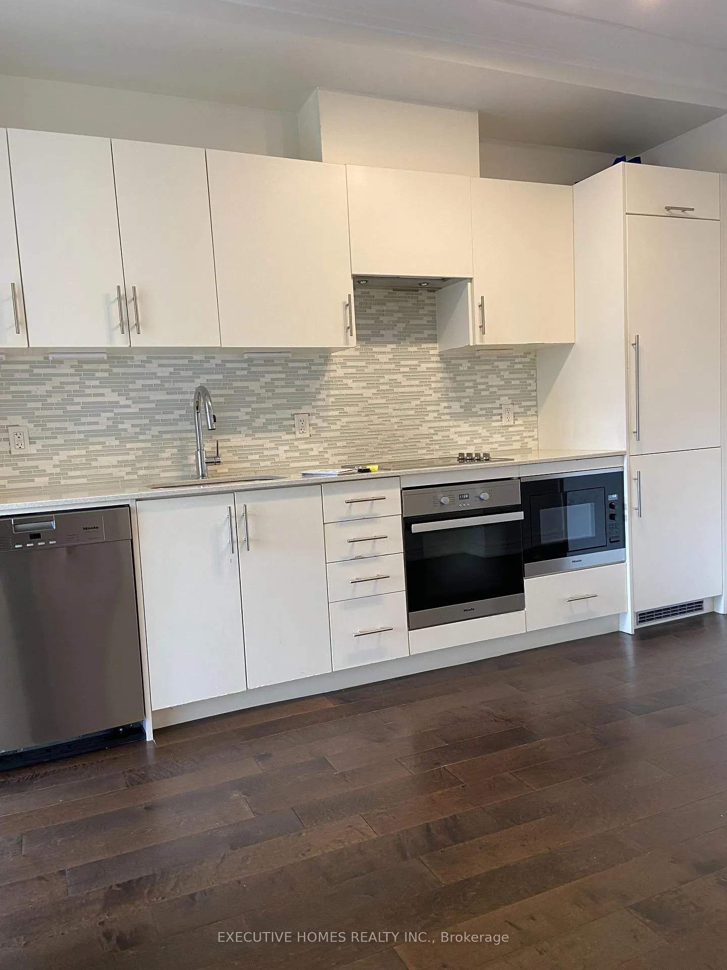 Photo 6 of Unit 219, 23 Glebe Road W, Toronto, Yonge-Eglinton — HOMEH