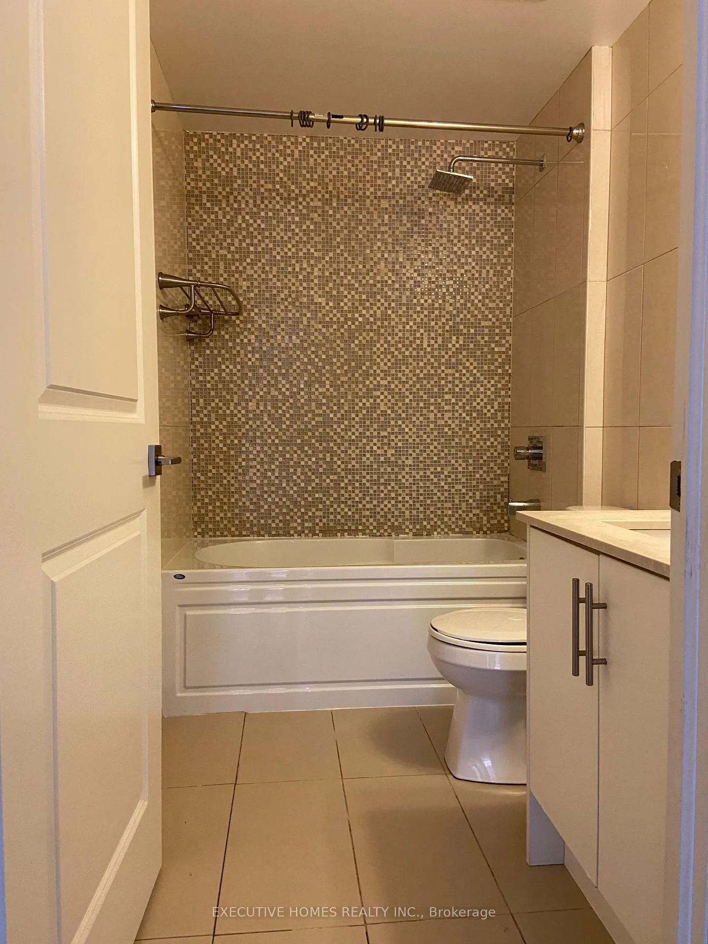 Photo 8 of Unit 219, 23 Glebe Road W, Toronto, Yonge-Eglinton — HOMEH