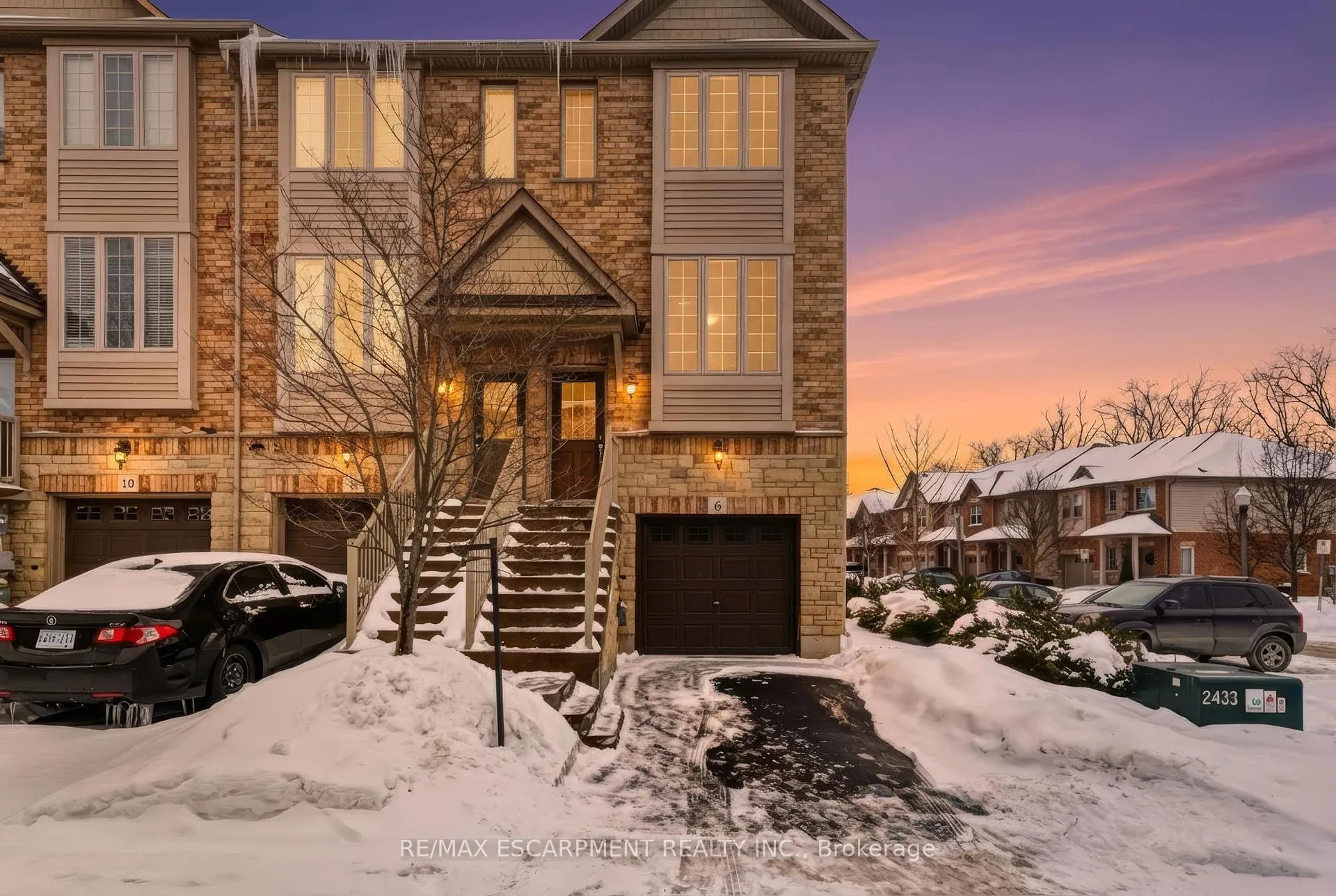 Photo 1 of 6 Chapman Lane, Hamilton, Ancaster — HOMEH