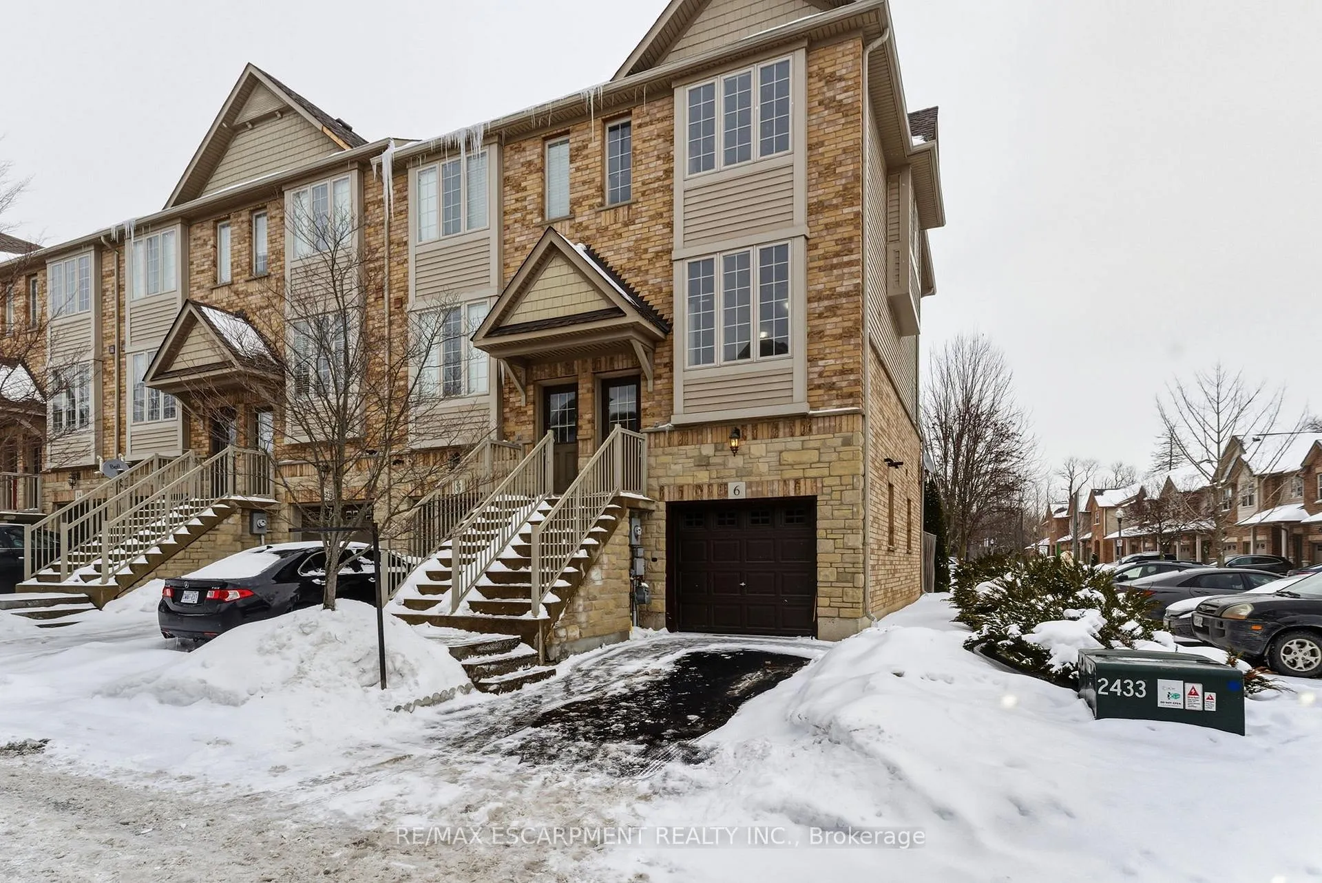 Photo 3 of 6 Chapman Lane, Hamilton, Ancaster — HOMEH