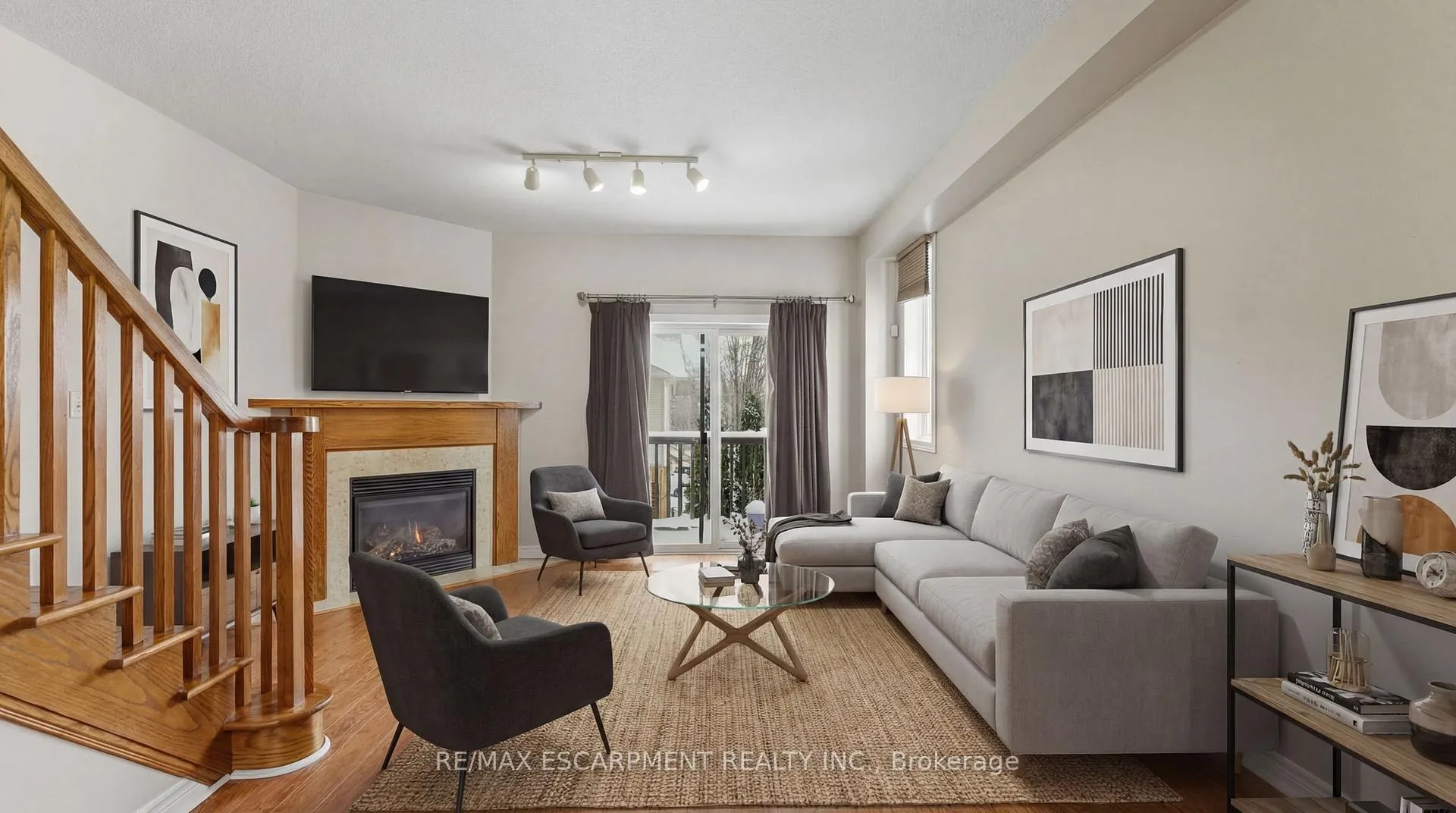 Photo 13 of 6 Chapman Lane, Hamilton, Ancaster — HOMEH