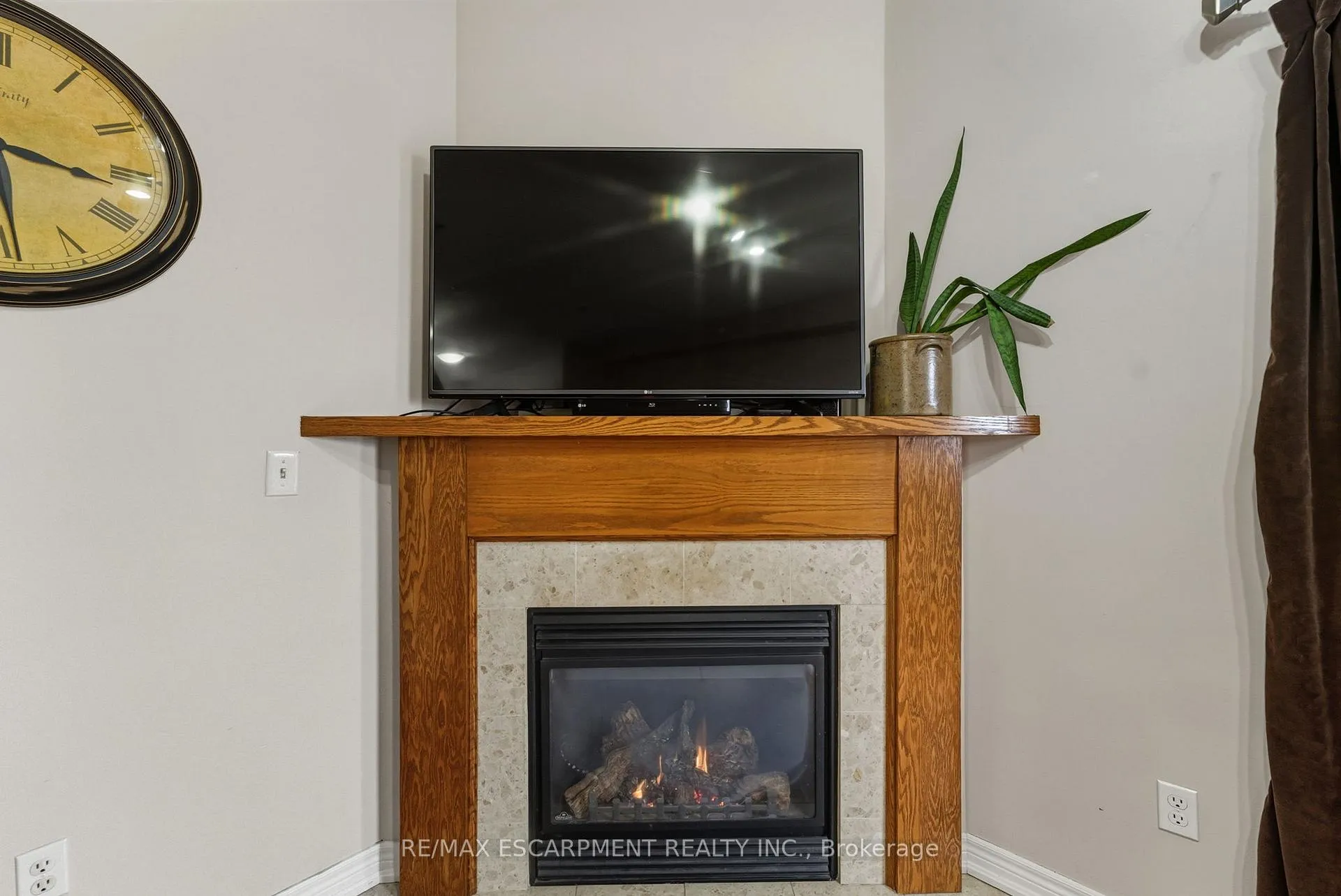 Photo 15 of 6 Chapman Lane, Hamilton, Ancaster — HOMEH
