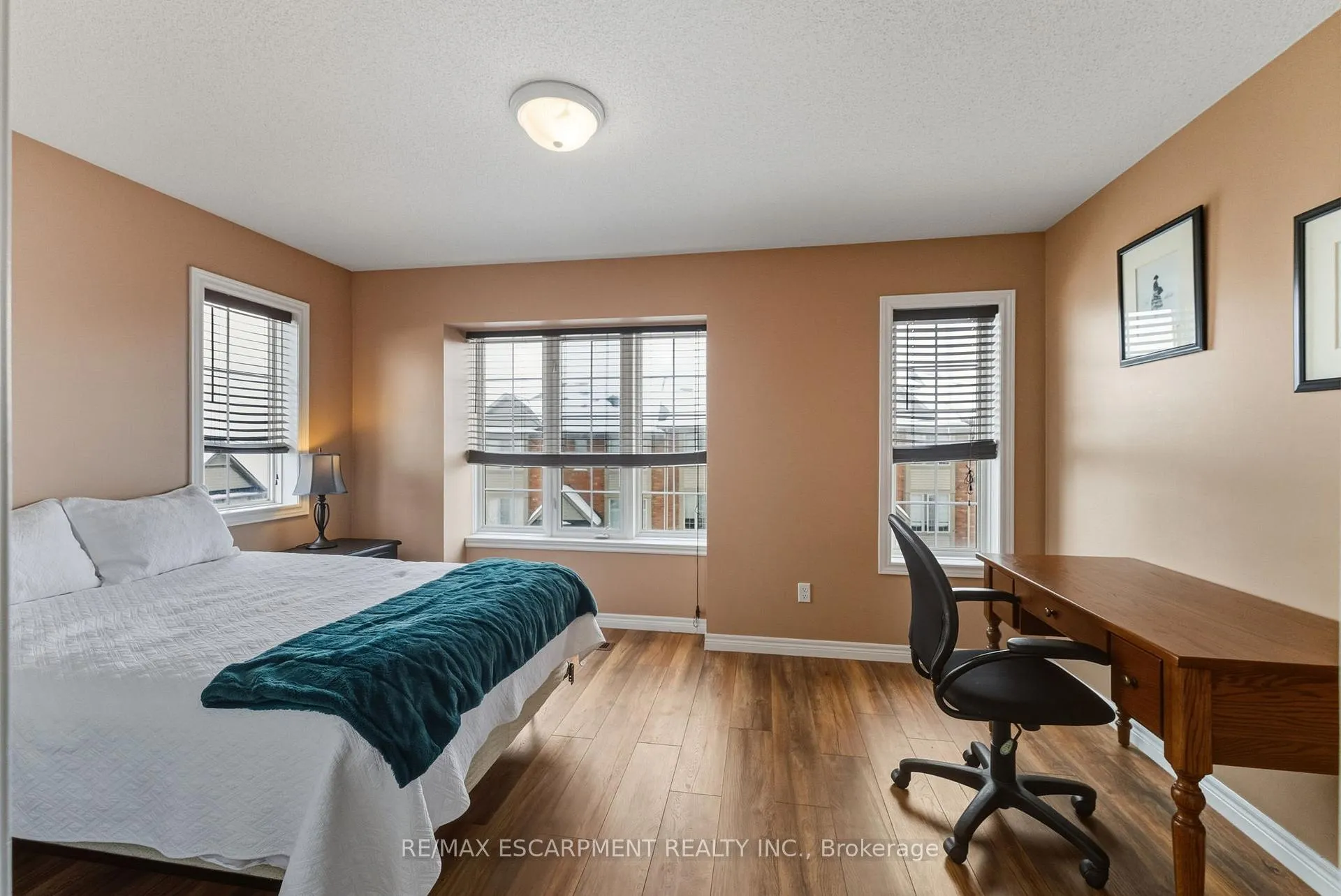 Photo 22 of 6 Chapman Lane, Hamilton, Ancaster — HOMEH
