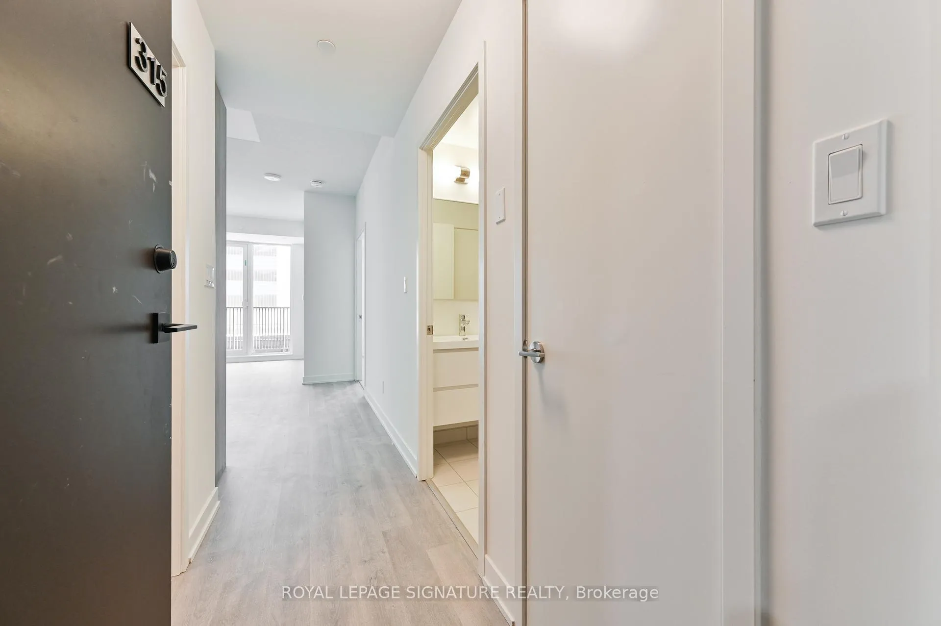 Photo 2 of Unit C315, 38 Simcoe Promenade, Markham, Unionville — HOMEH