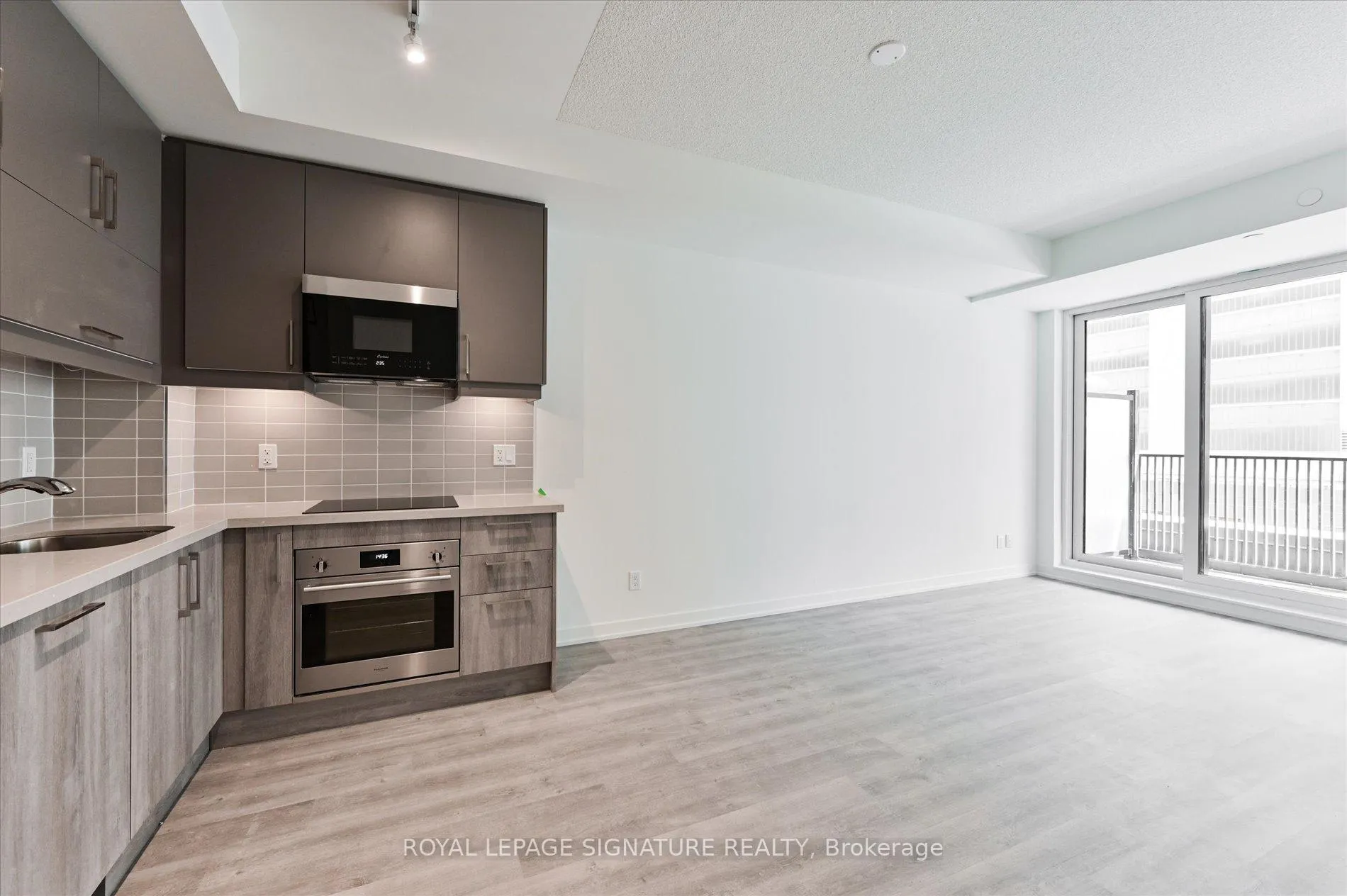 Photo 8 of Unit C315, 38 Simcoe Promenade, Markham, Unionville — HOMEH