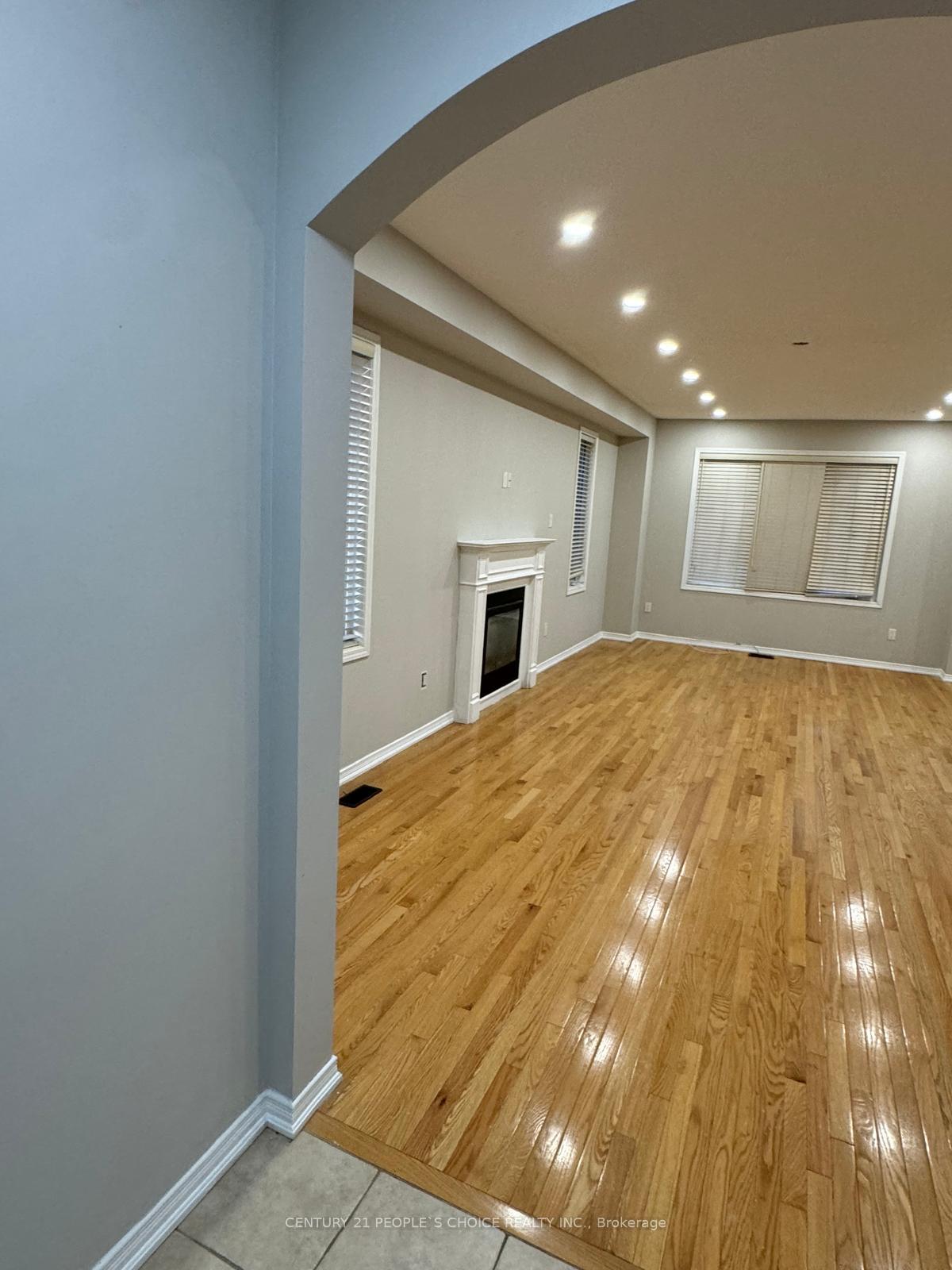 Photo 2 of Unit Upper Level, 2207 Adullam Avenue, Innisfil, Rural Innisfil — HOMEH