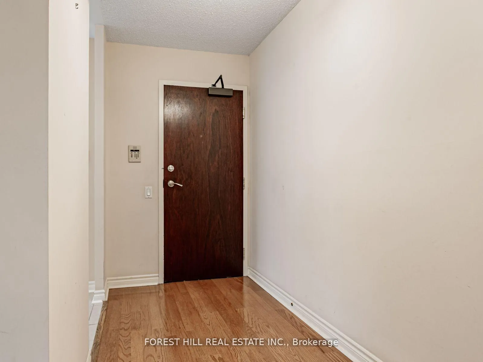 Photo 4 of Unit 310, 8 Covington Road, Toronto, Englemount-Lawrence — HOMEH
