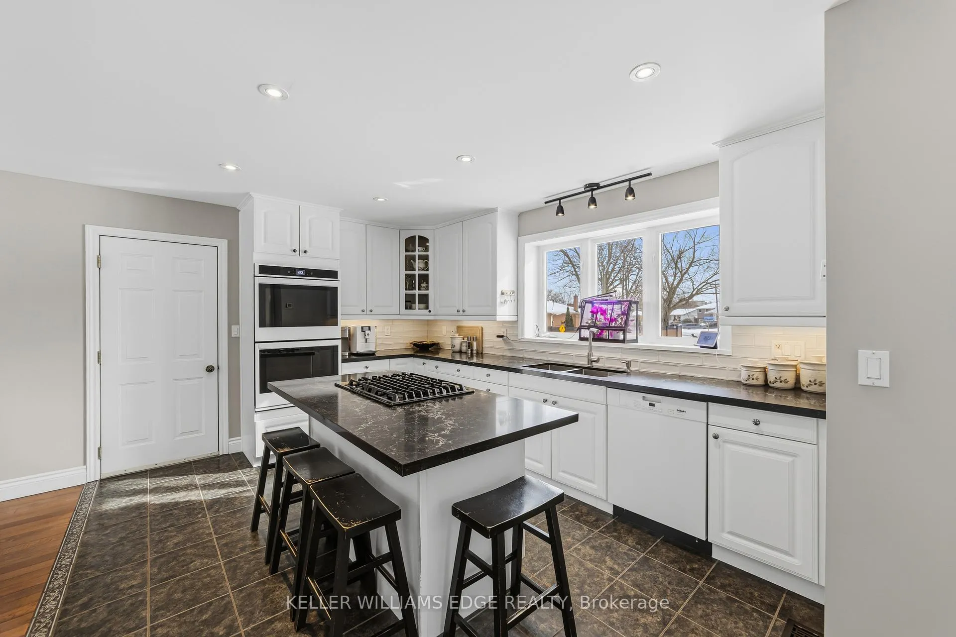 Photo 6 of 267 Hampton Heath Road, Burlington, Appleby — HOMEH