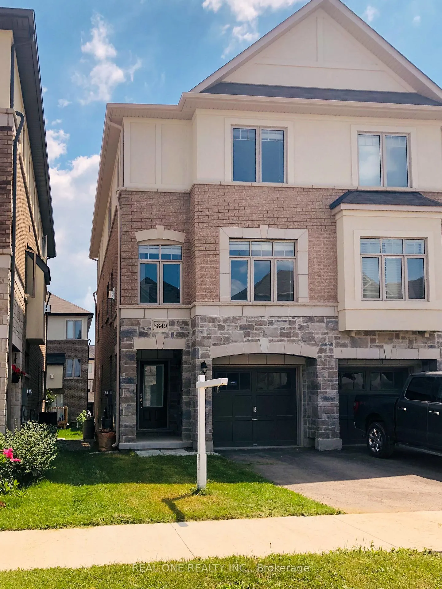 Photo 1 of 3849 Tufgar Crescent, Burlington, Alton — HOMEH