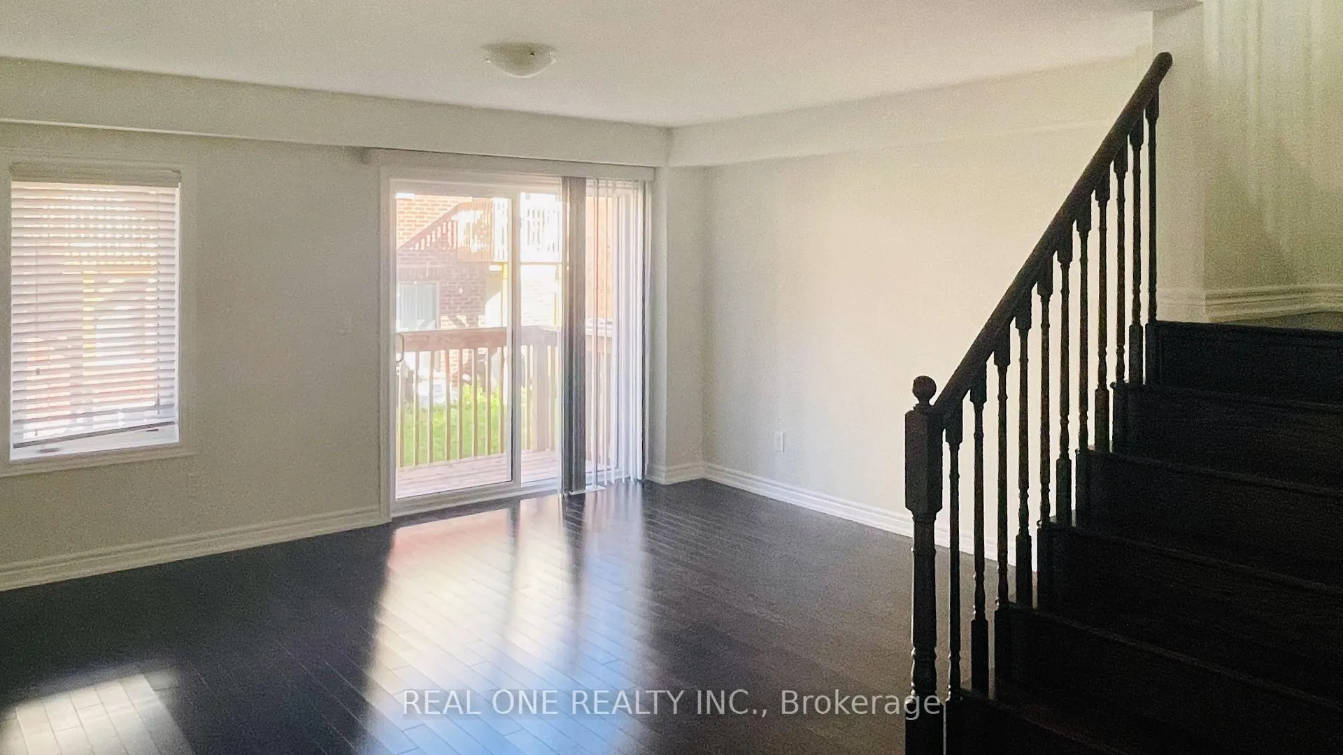 Photo 3 of 3849 Tufgar Crescent, Burlington, Alton — HOMEH