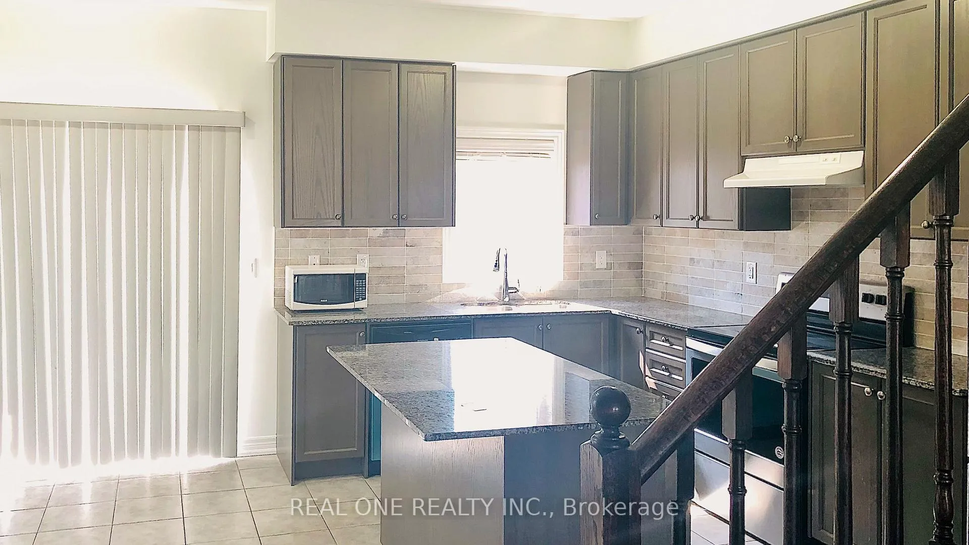 Photo 5 of 3849 Tufgar Crescent, Burlington, Alton — HOMEH