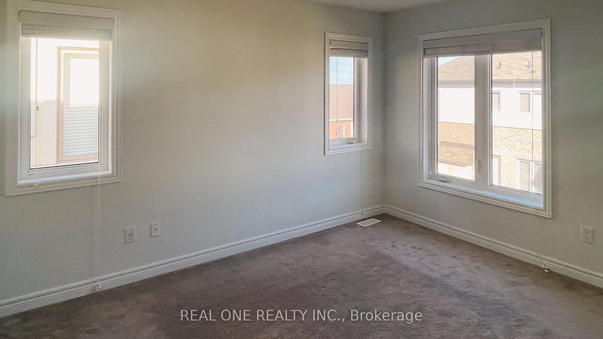 Photo 8 of 3849 Tufgar Crescent, Burlington, Alton — HOMEH