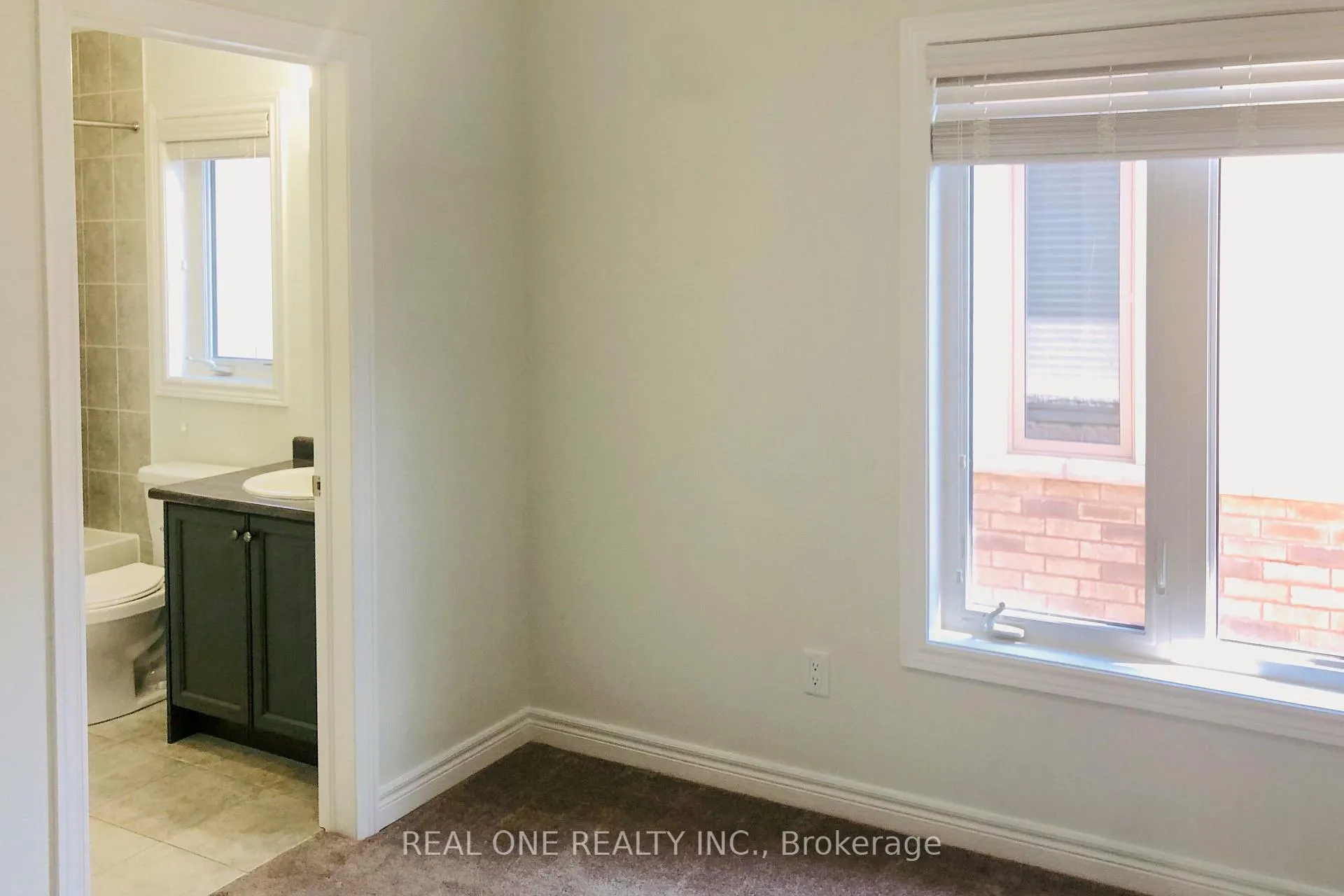 Photo 10 of 3849 Tufgar Crescent, Burlington, Alton — HOMEH