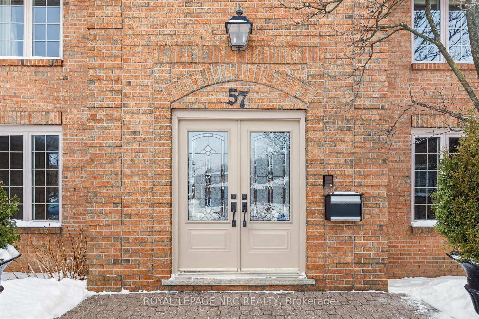 Photo 3 of 57 Elena Court, Hamilton, Gurnett — HOMEH