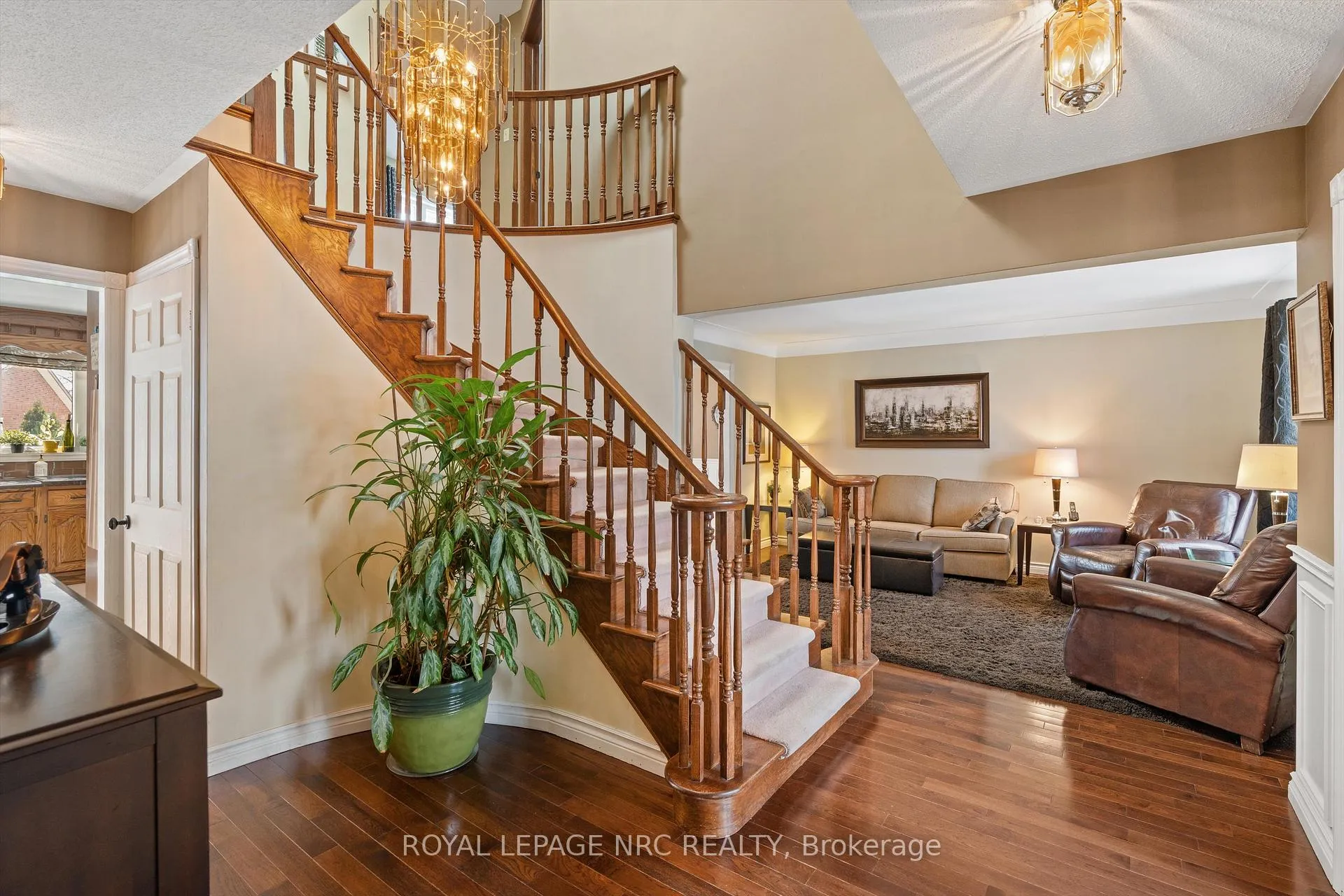 Photo 6 of 57 Elena Court, Hamilton, Gurnett — HOMEH