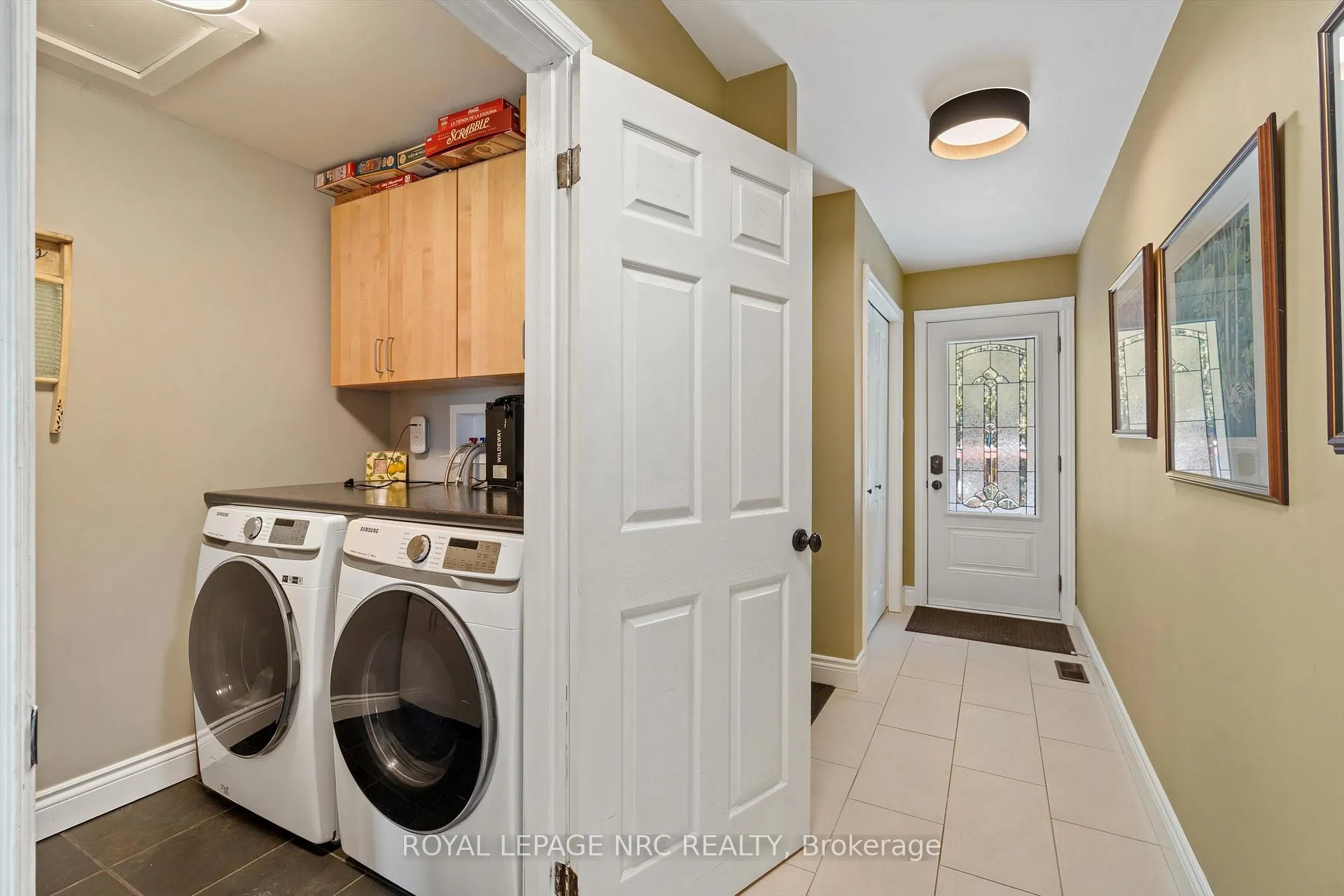 Photo 20 of 57 Elena Court, Hamilton, Gurnett — HOMEH