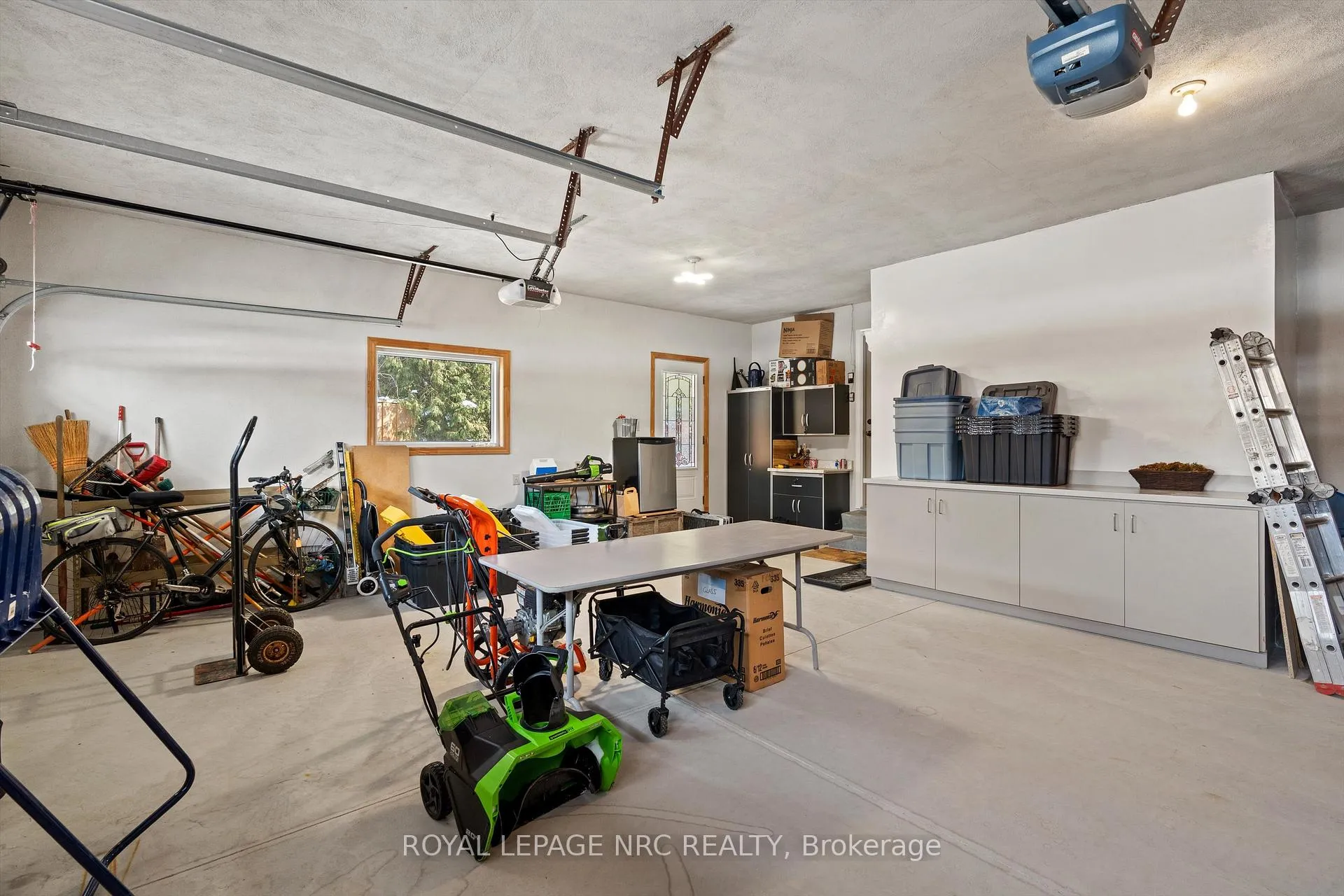 Photo 22 of 57 Elena Court, Hamilton, Gurnett — HOMEH