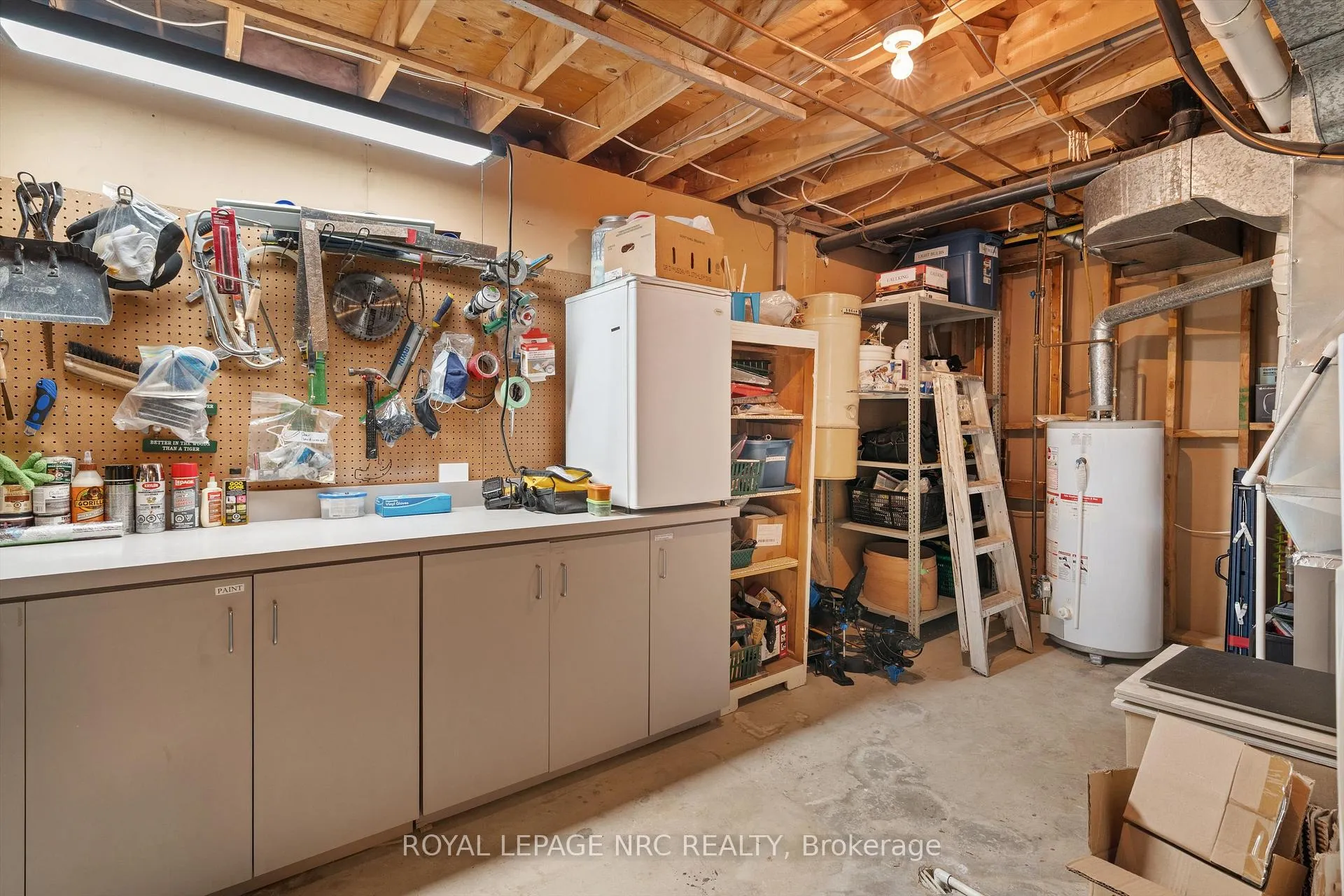 Photo 40 of 57 Elena Court, Hamilton, Gurnett — HOMEH