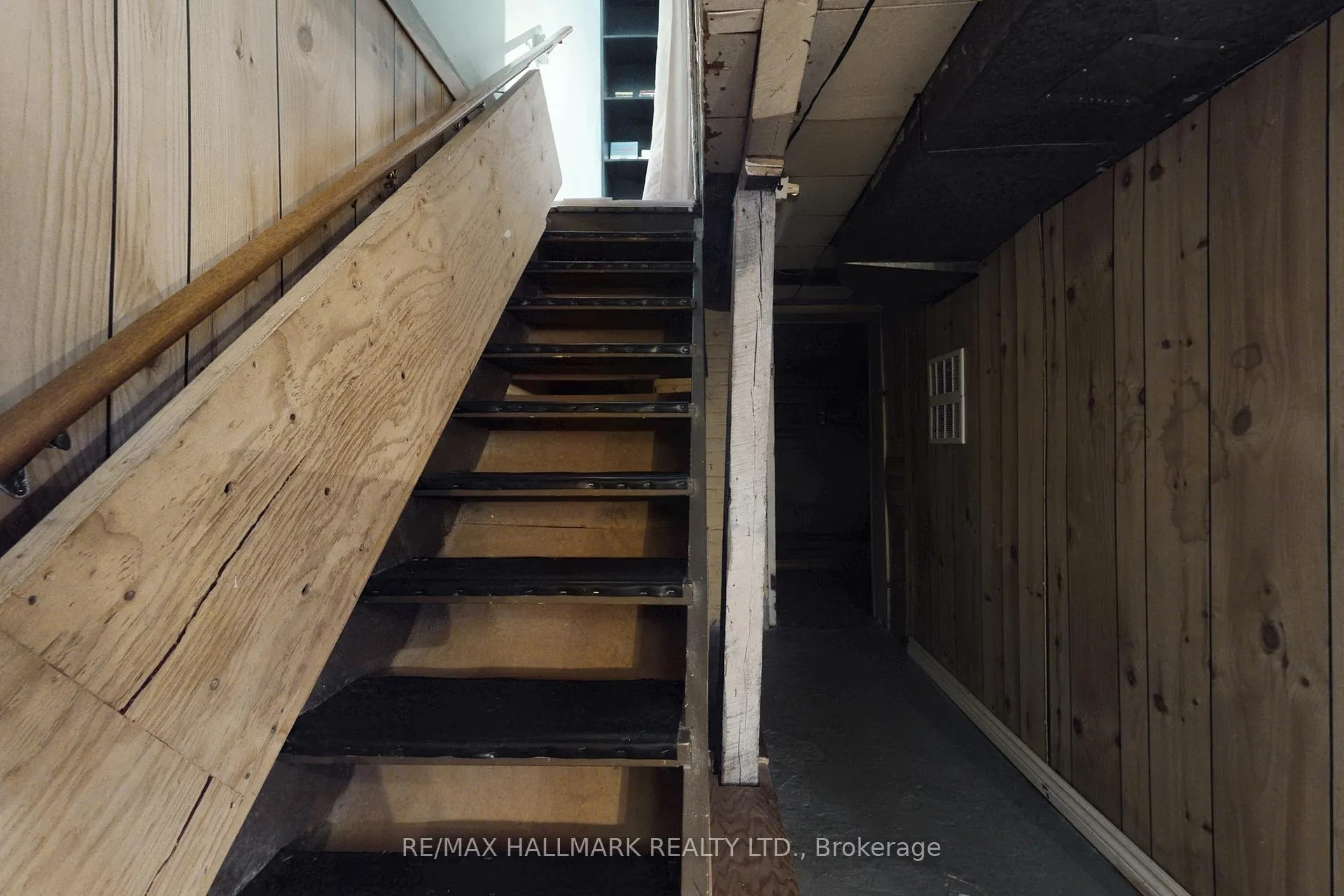 Photo 31 of 39 Hiltz Avenue, Toronto, South Riverdale — HOMEH