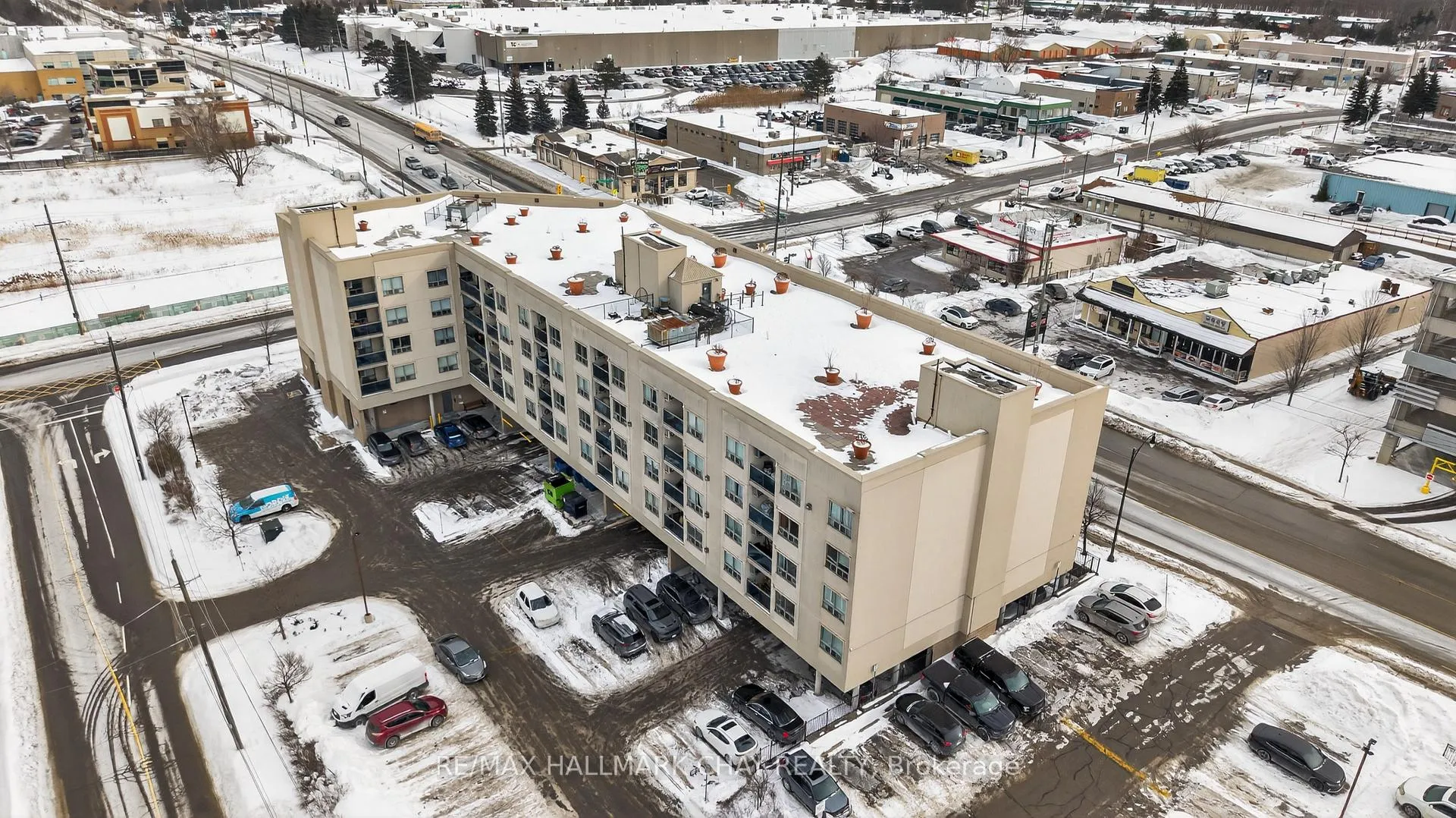 Front of Unit 508, 160 Wellington Street E