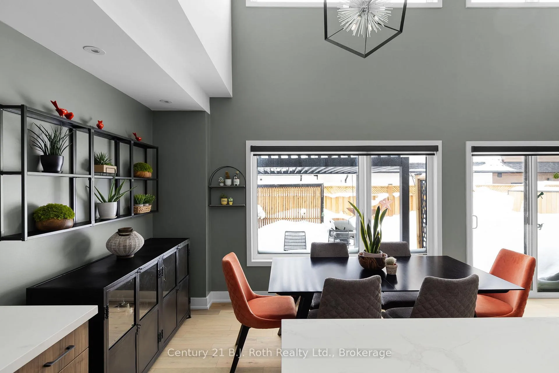 Photo 11 of 34 Ruby Crescent, Orillia — HOMEH