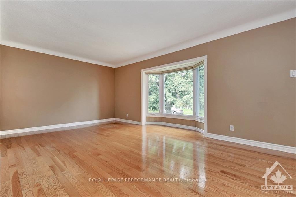 Photo 3 of 114 Lotta Avenue, Ottawa, Meadowlands/St. Claire Gardens — HOMEH