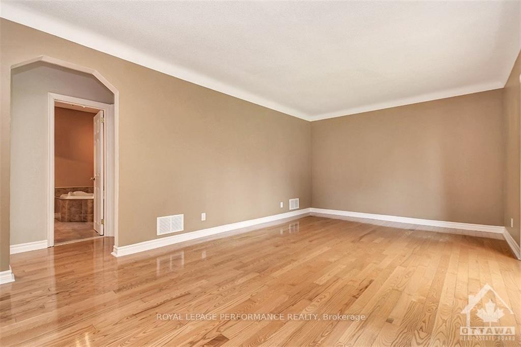 Photo 4 of 114 Lotta Avenue, Ottawa, Meadowlands/St. Claire Gardens — HOMEH