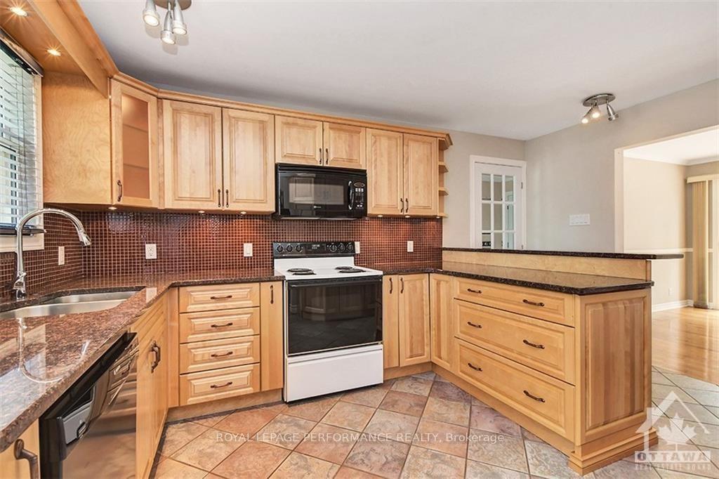 Photo 9 of 114 Lotta Avenue, Ottawa, Meadowlands/St. Claire Gardens — HOMEH