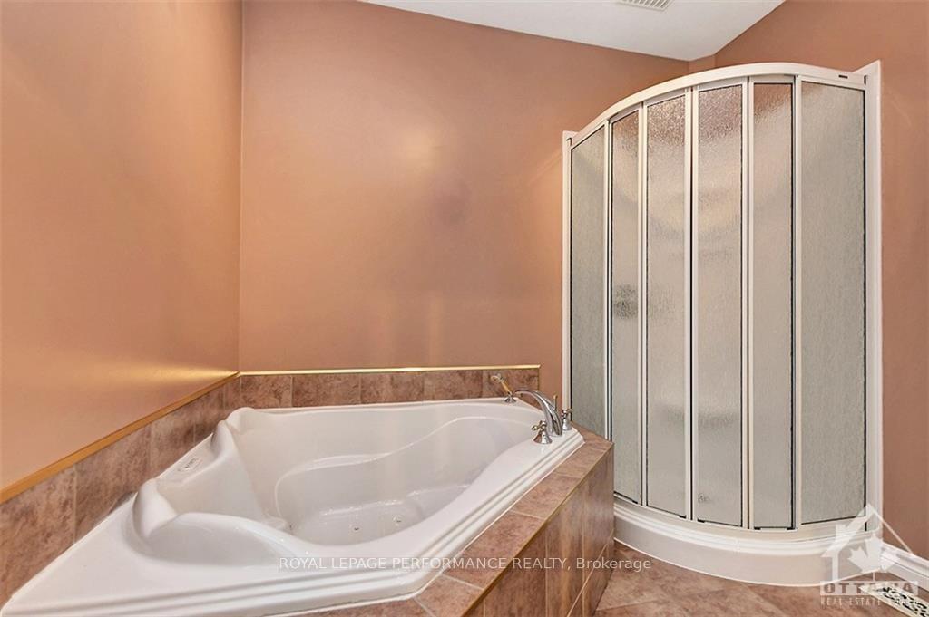 Photo 15 of 114 Lotta Avenue, Ottawa, Meadowlands/St. Claire Gardens — HOMEH