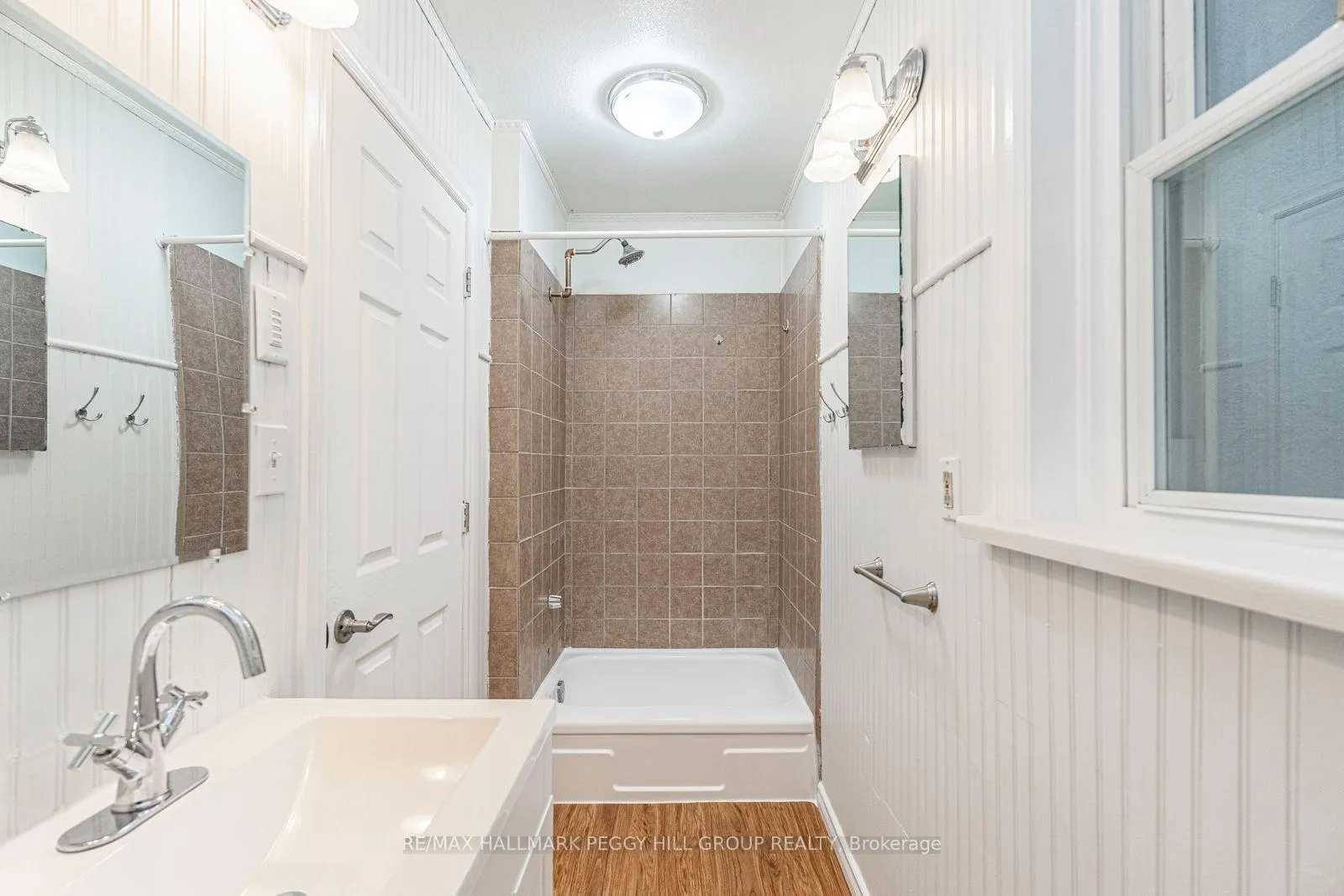 Photo 13 of 28 Matchedash Street N, Orillia — HOMEH