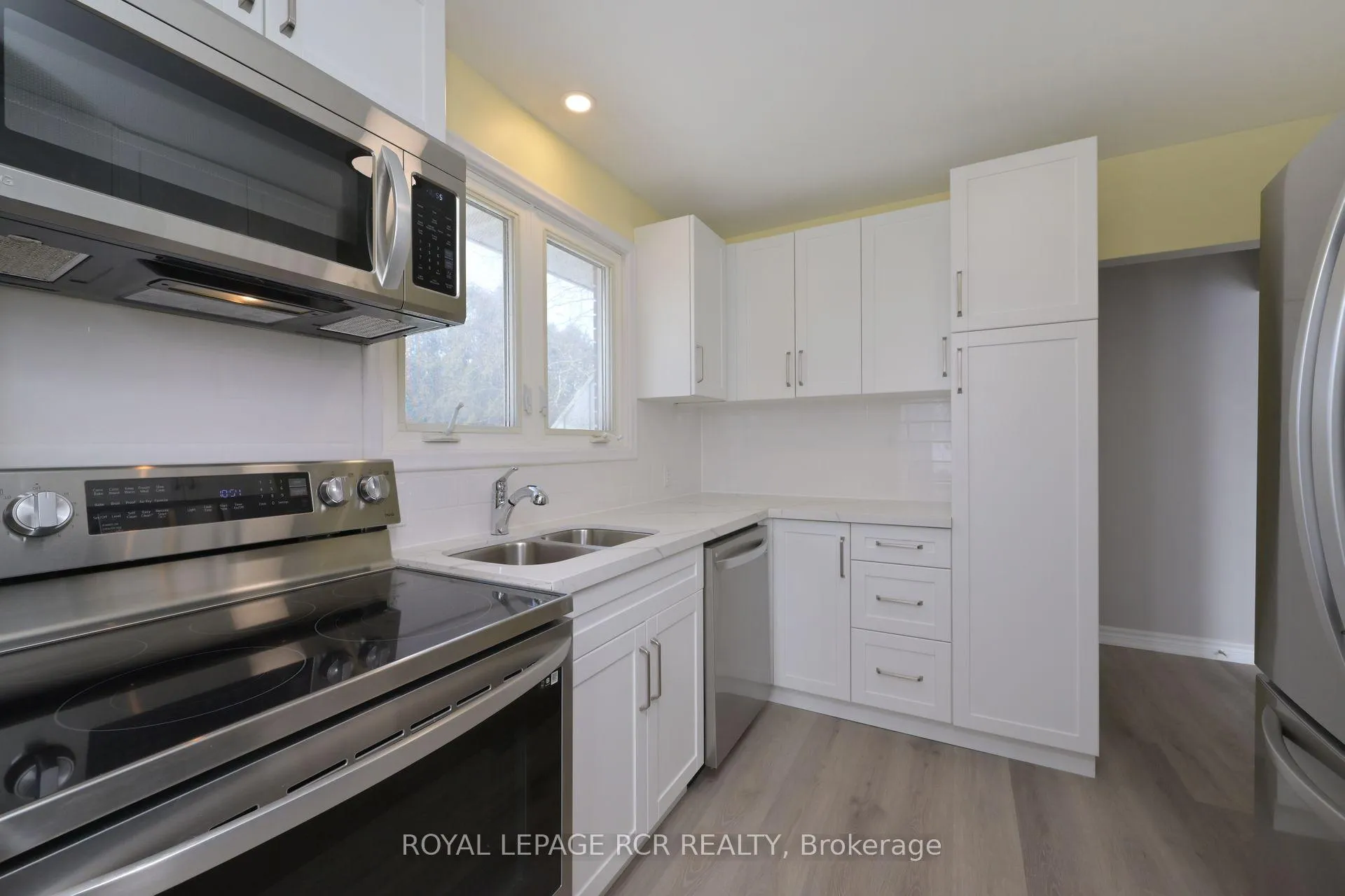 Photo 5 of 62 Nelson Street E, New Tecumseth, Alliston — HOMEH