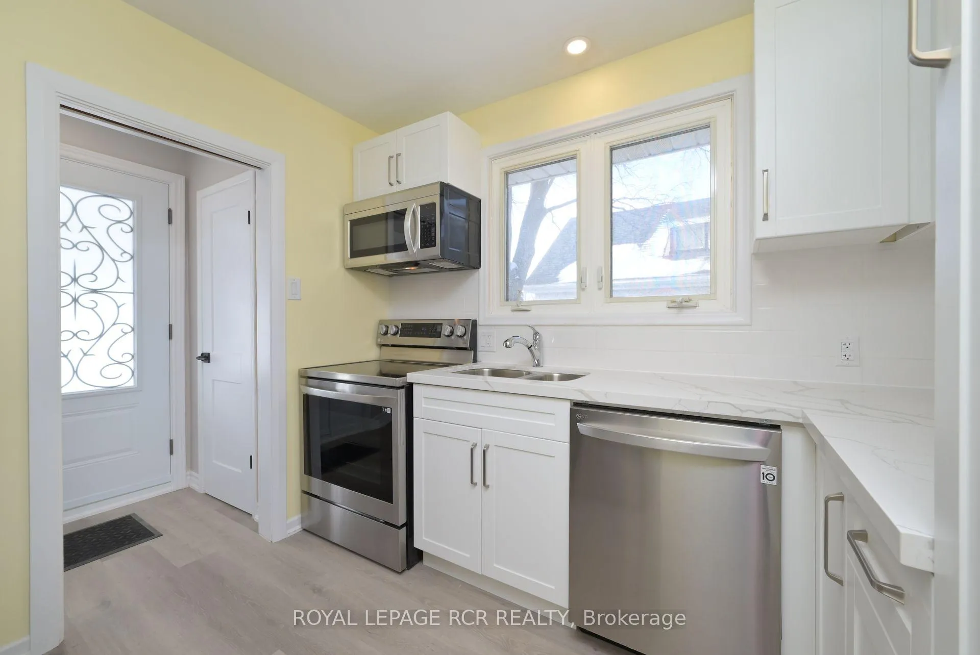 Photo 6 of 62 Nelson Street E, New Tecumseth, Alliston — HOMEH