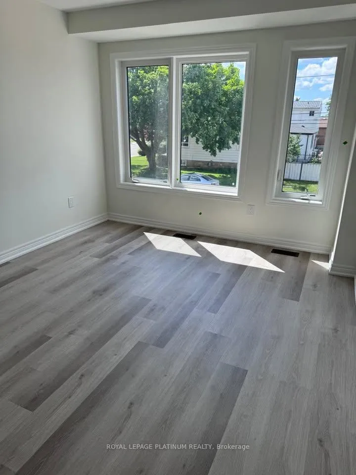 Photo 2 of 10 Reid Avenue N, Hamilton, McQuesten — HOMEH