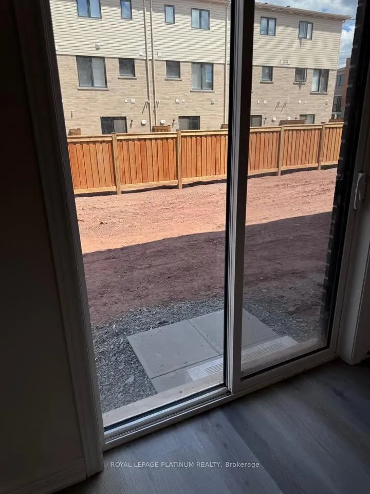 Photo 3 of 10 Reid Avenue N, Hamilton, McQuesten — HOMEH