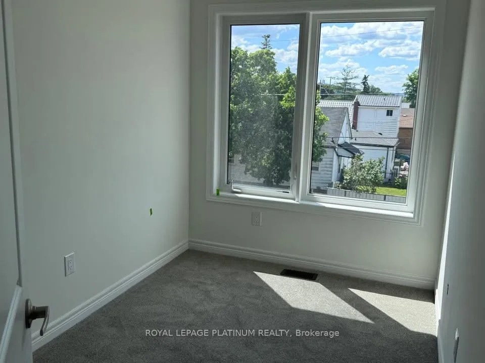 Photo 12 of 10 Reid Avenue N, Hamilton, McQuesten — HOMEH